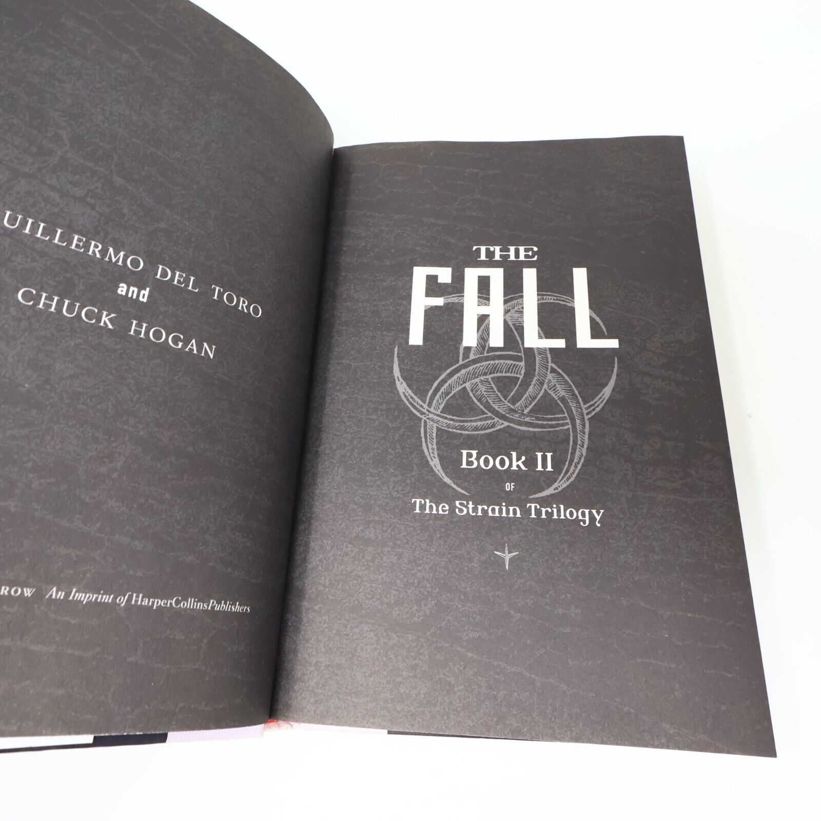 The Strain Trilogy #2 The Fall Guillermo Del Toro Chuck Hogan 2010 1st Print
