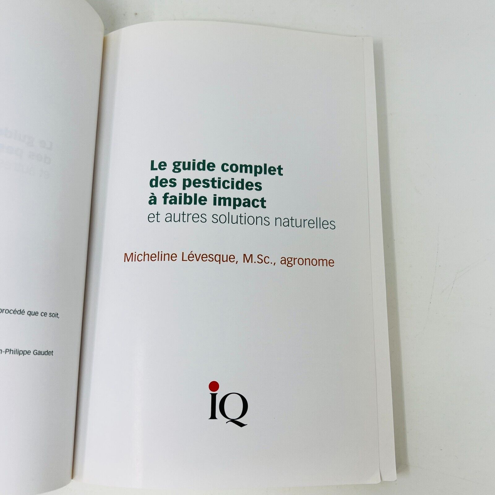 Guide Complet des Pesticides à Faible Impact et Solutions Naturelles M. Lévesque