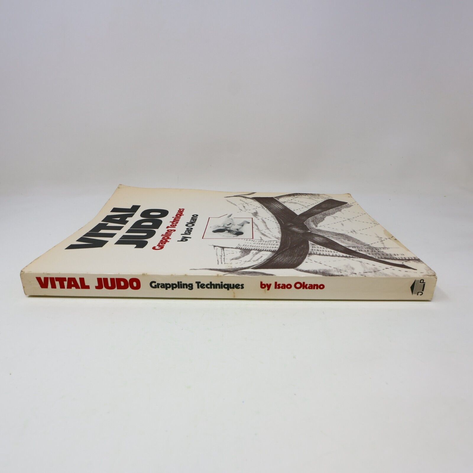 1982 Vital Judo Grappling Techniques by Isao Okano 1st Print Paperback PB Sport