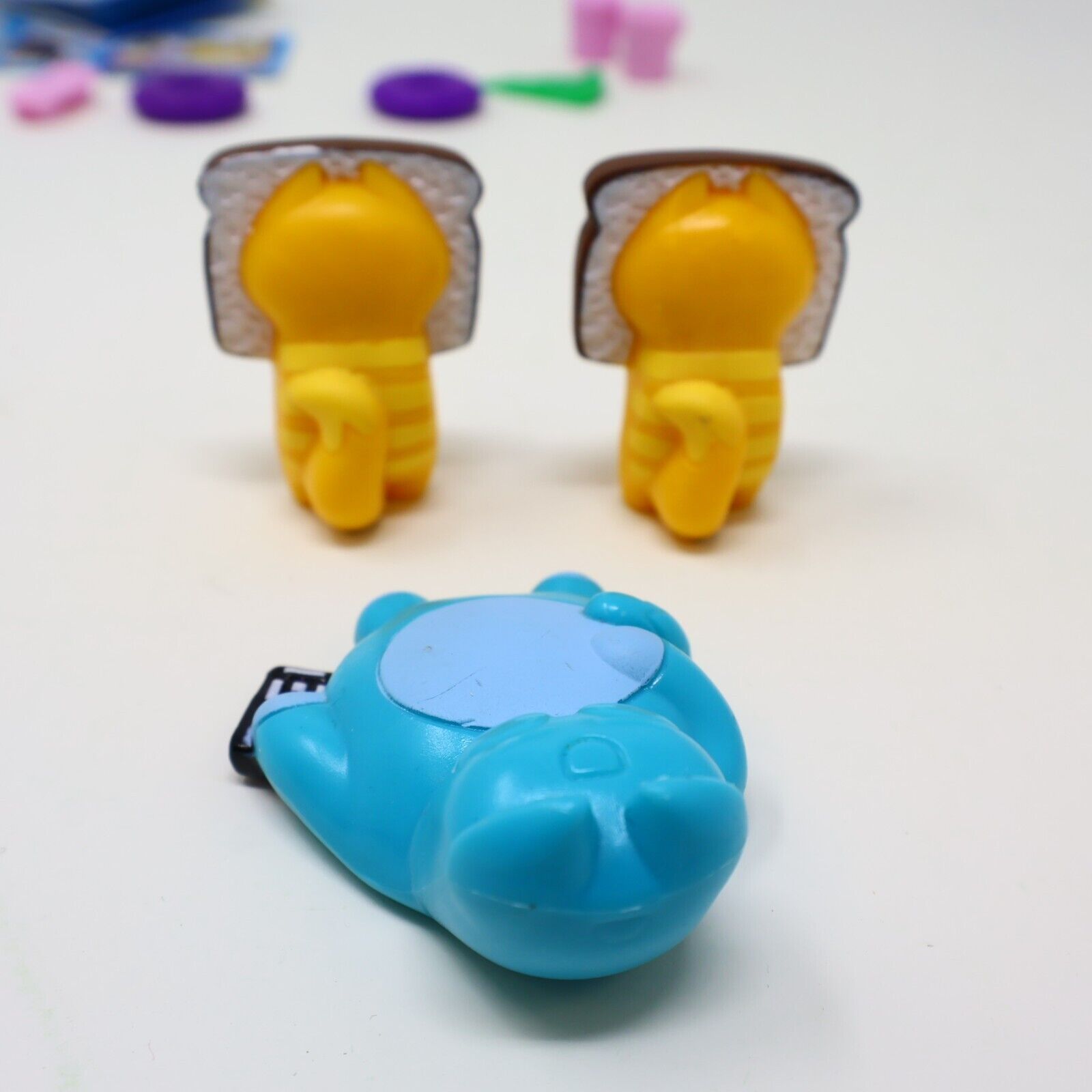 Lot of 3 Lost Kitties Figures Loafy x2 + Chickie Toy Some Accessories Hasbro