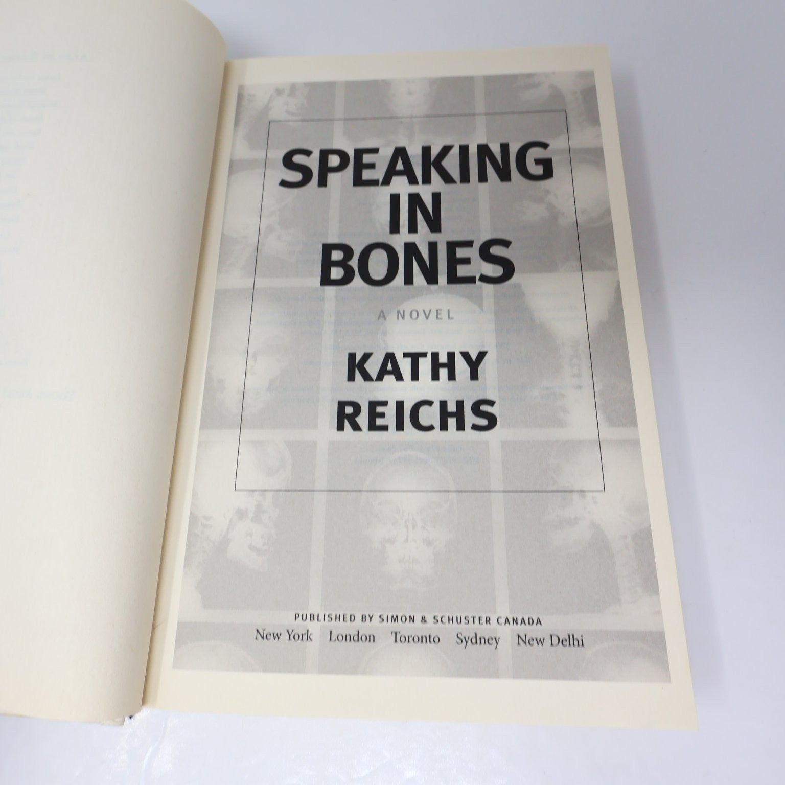 Speaking in Bones Kathy Reichs 2015 Hardcover DJ Forensic Thriller Simon