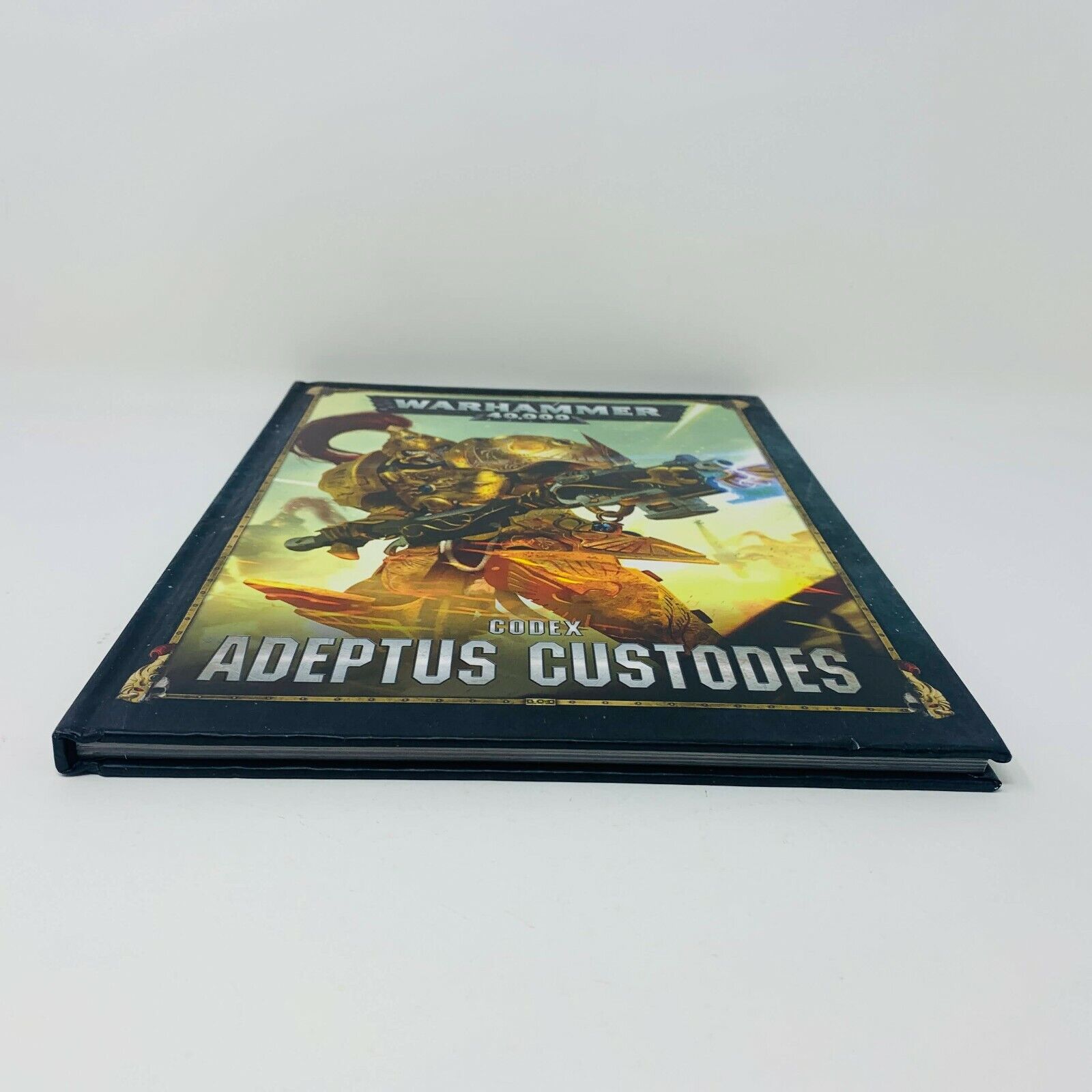 2018 Warhammer 40,000 Codex Adeptus Custodes Games Workshop Livre Français 40k