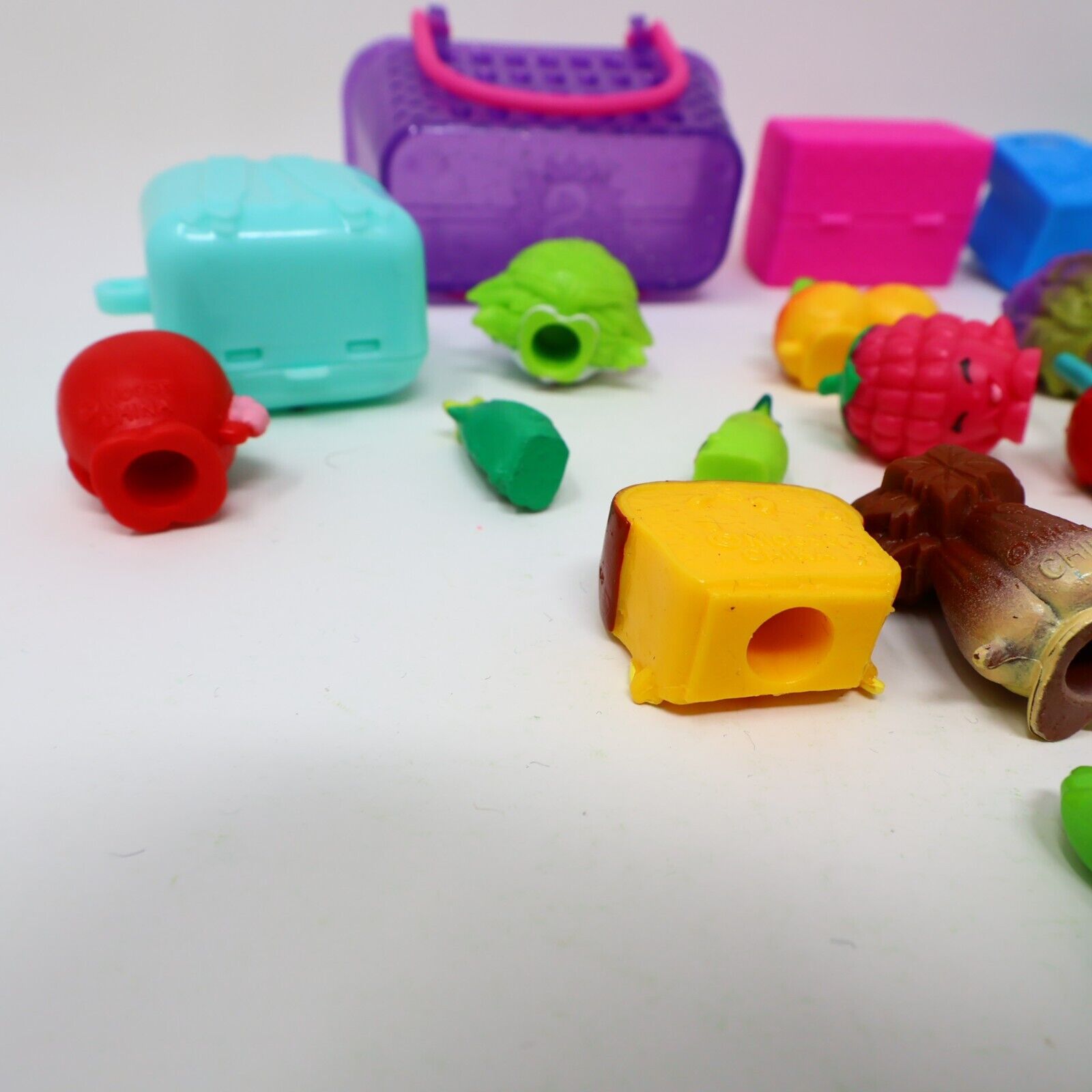Lot of 24 Shopkins Figures Toys Mixed Fruits Vegetables Peach Apple Onion Moose