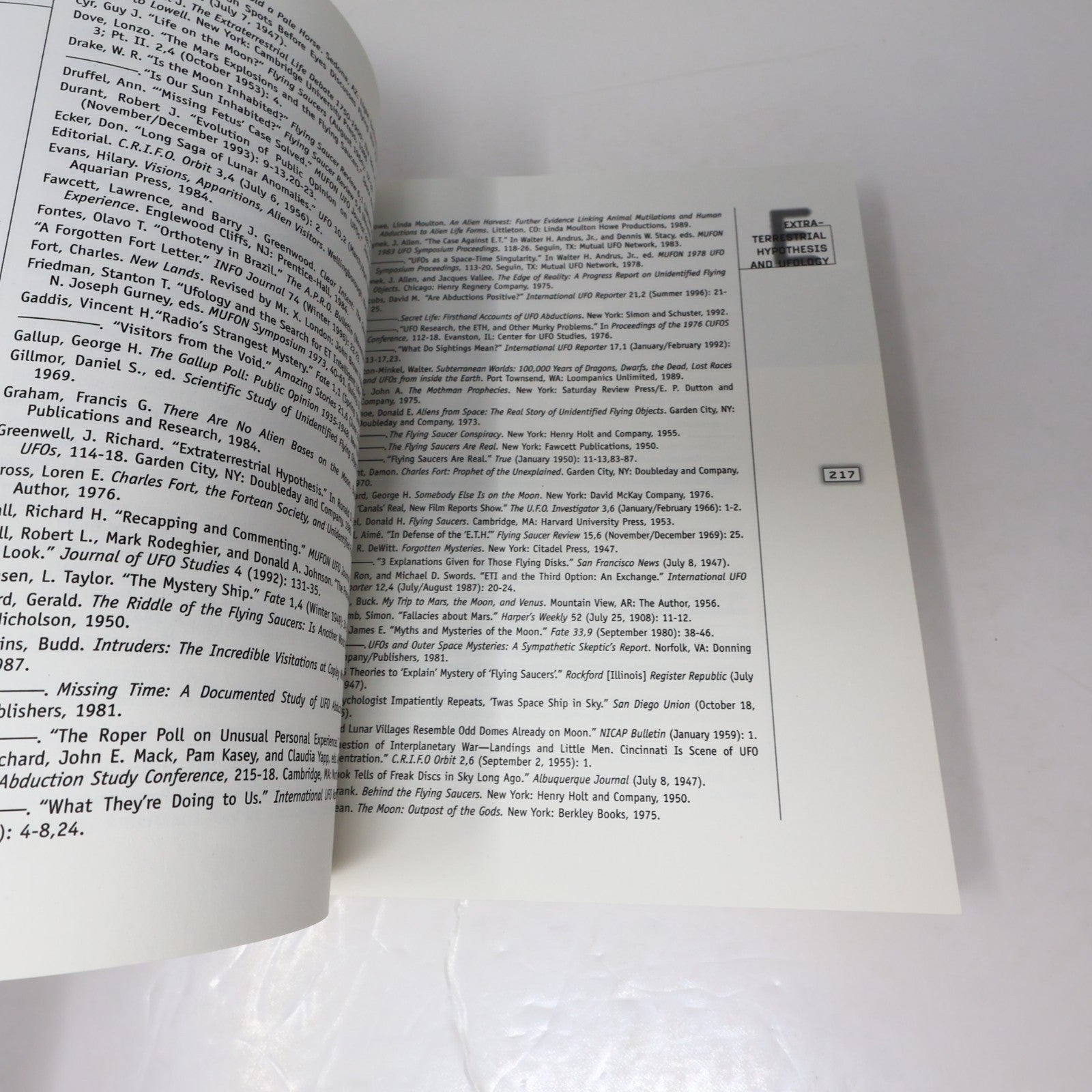 The Ufo Book Encyclopedia of the Extraterrestrial Jerome Clark Visible Ink Press