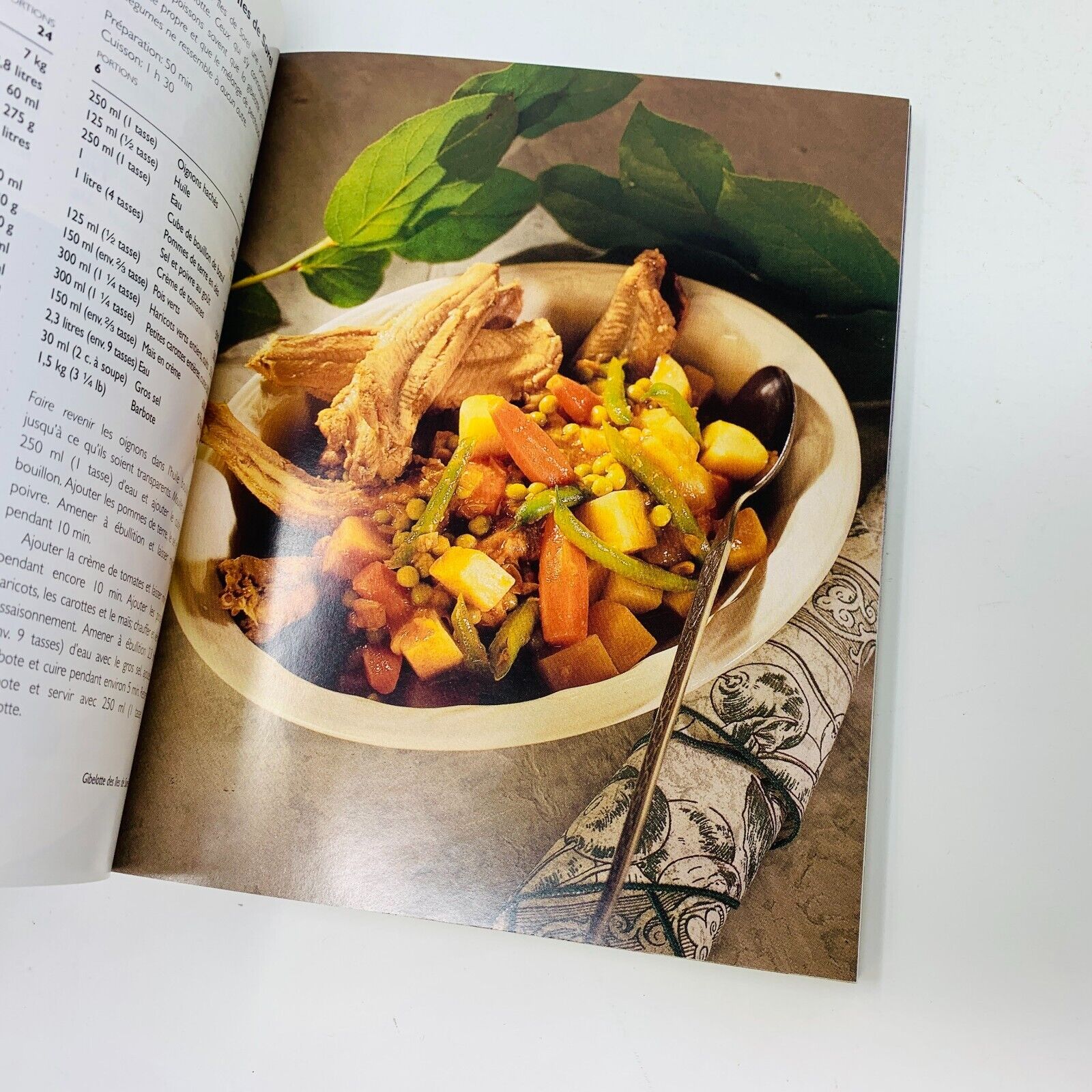 1999 Cuisine Traditionnelle des Régions du Québec Livre Recettes ITHQ Français