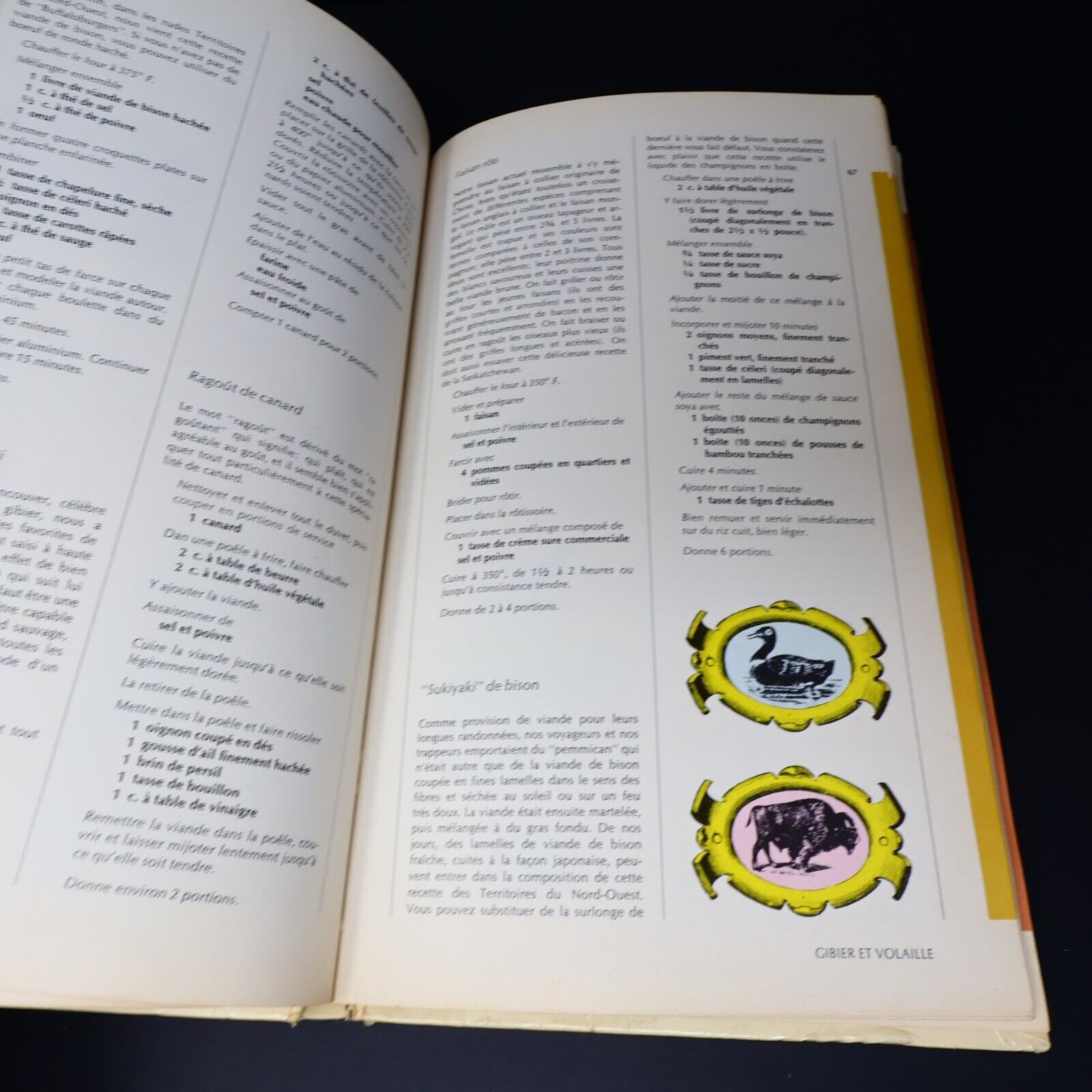 1971 Recettes Canadiennes de Laura Secord Cuisine Familiale Français Livre HC