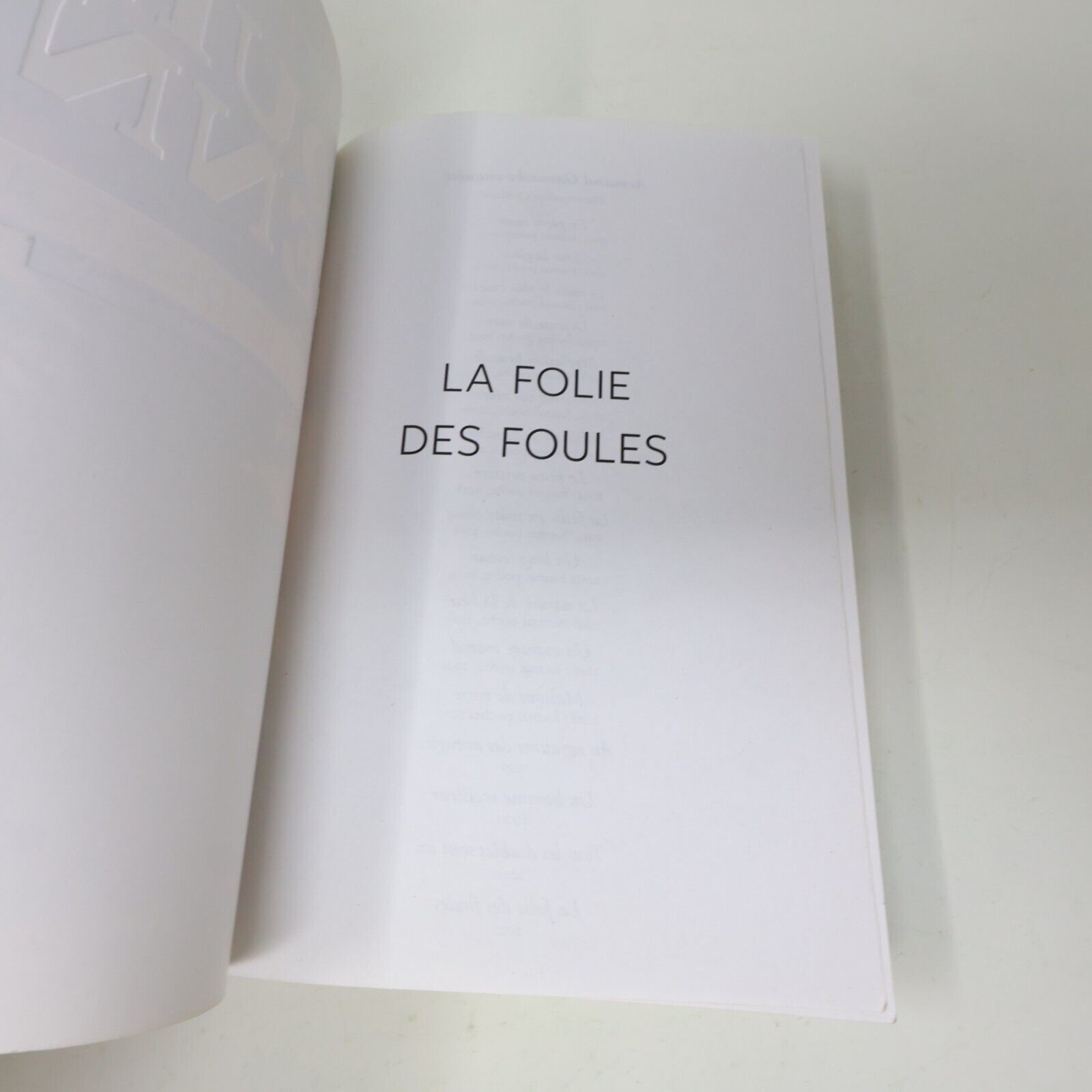 2021 La Folie des Foules Louise Penny Roman Policier Armand Gamache Enquête #17