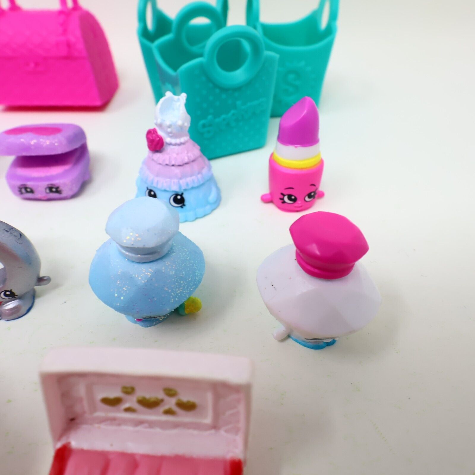 Lot of 21 Shopkins Figures Toys Mixed Makeup Parfume Dresses Gifts Baskets Moose