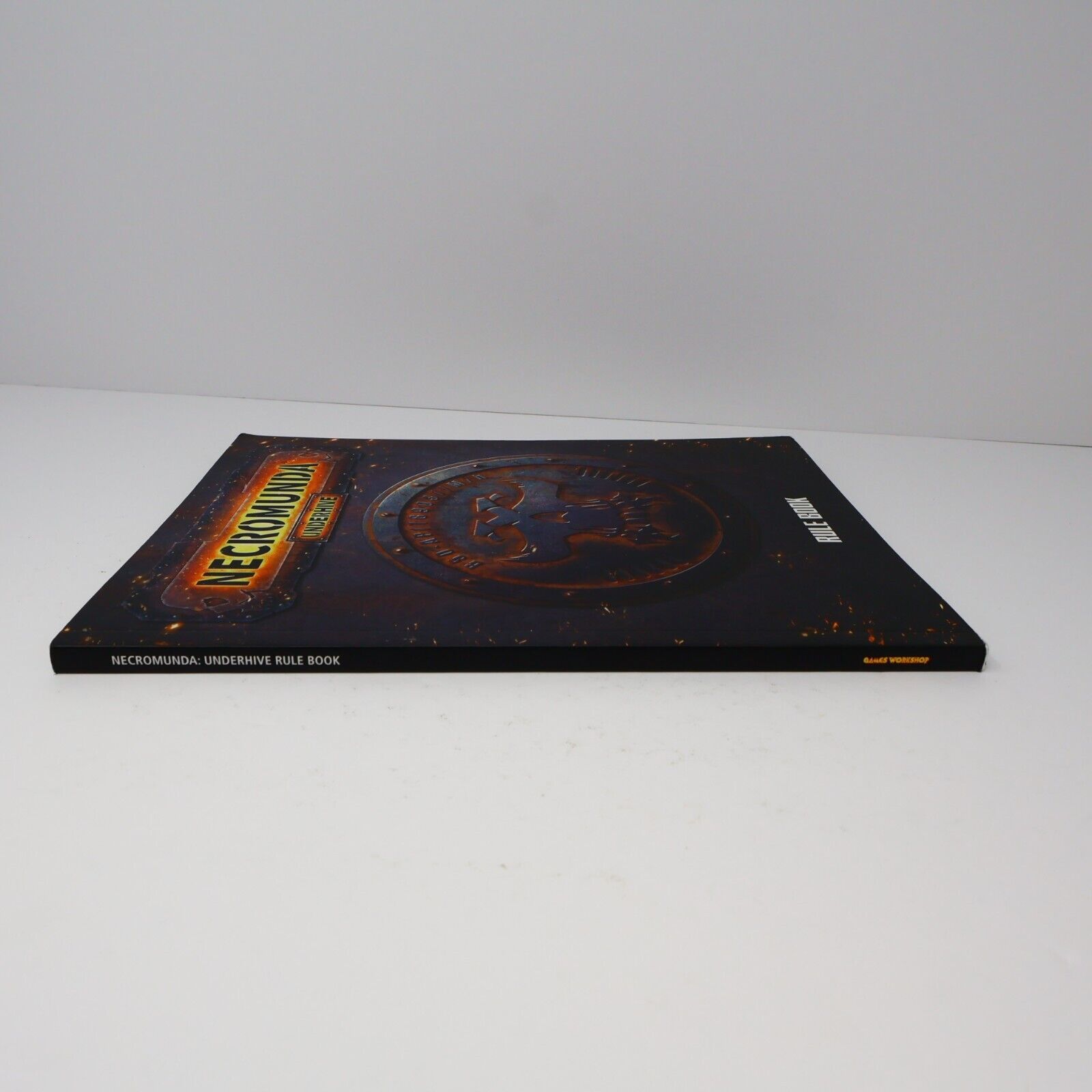 2017 Necromunda Underhive Rule Book Fantasy RPG Games Workshop Paperback PB
