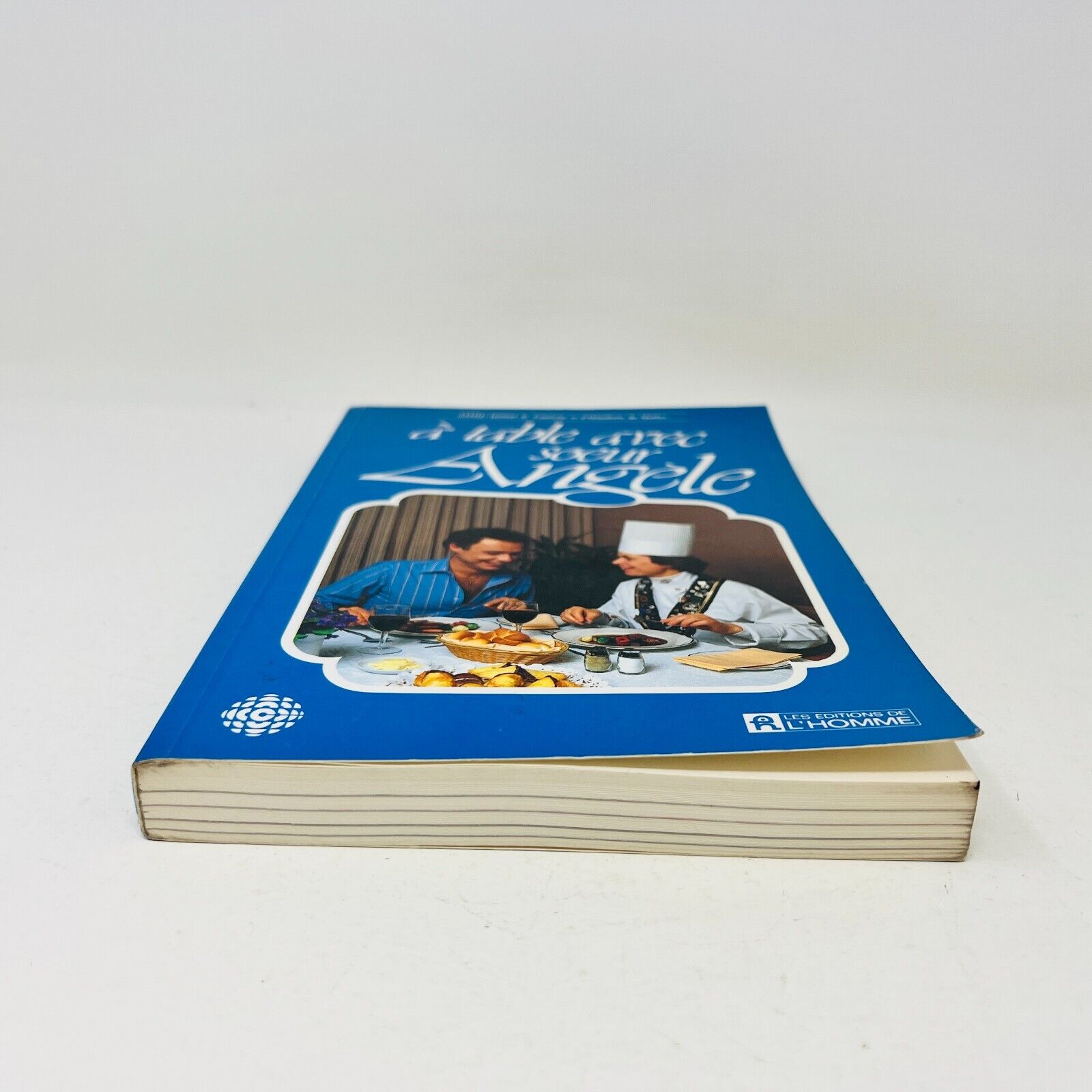 1984 À Table avec Sœur Angèle Livre de Recettes Cuisine Français Cookbook Soeur