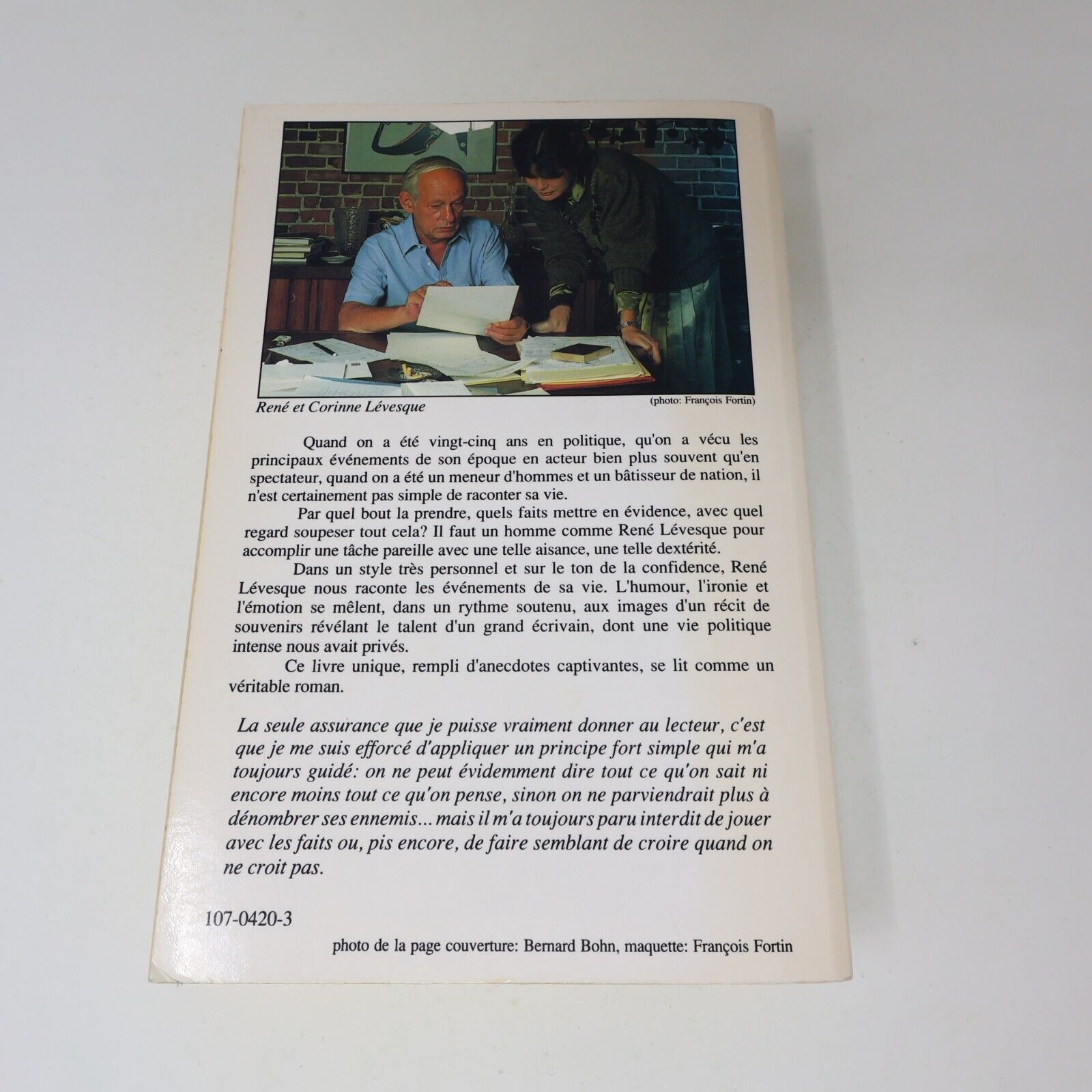 1986 Attendez que Je Me Rappelle de René Lévesque Signé Québec Amérique Français