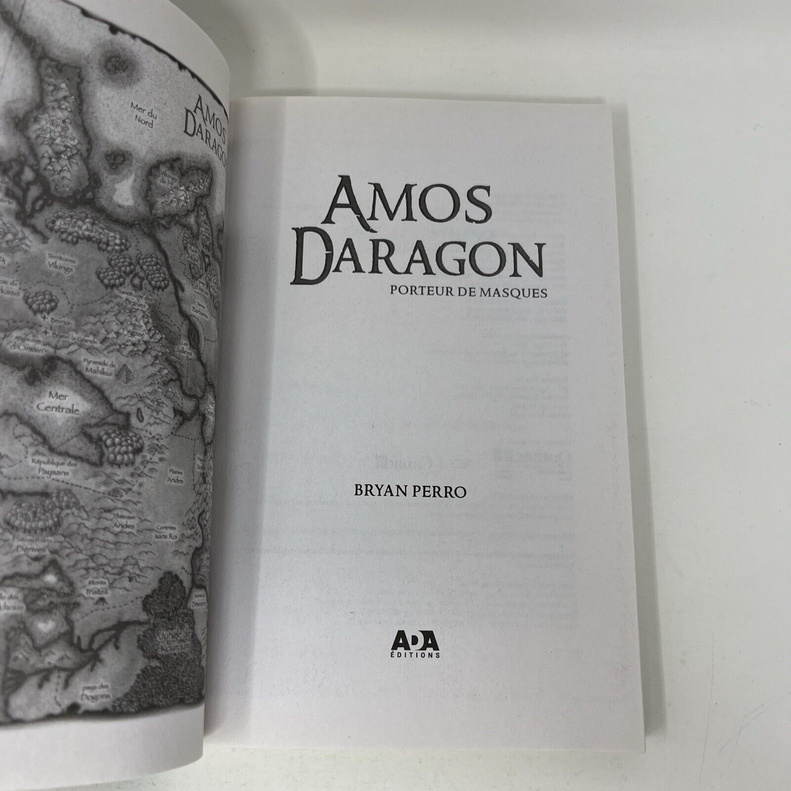 Amos Daragon #1-2-3-4 de Bryan Perro Lot Livres Édition 2020 Porteur de Masques