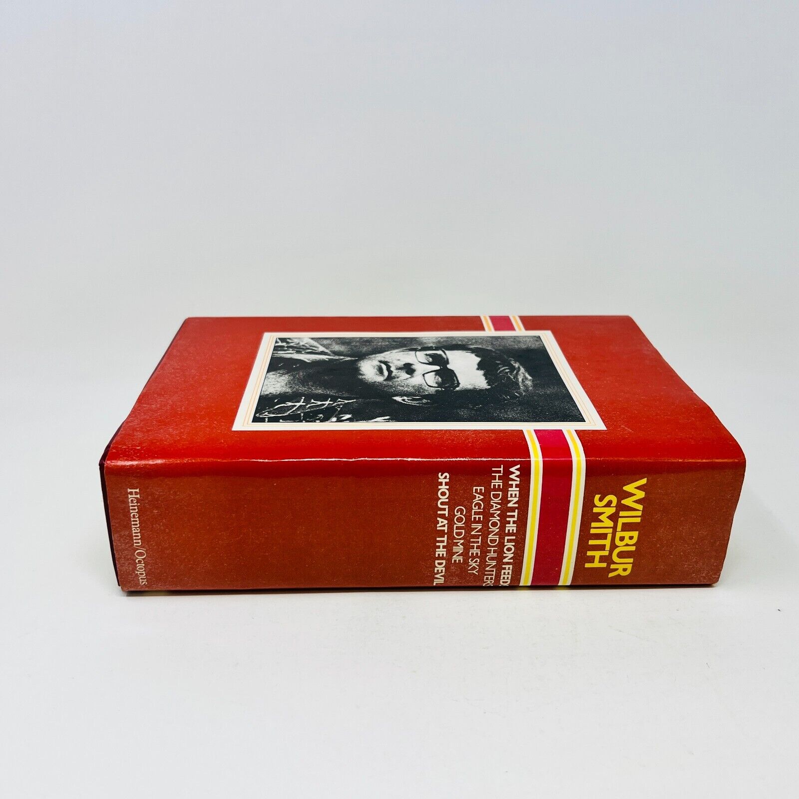 1984 Wilbur Smith Omnibus Book When The Lion Feeds/Diamond Hunters Hardcover DJ