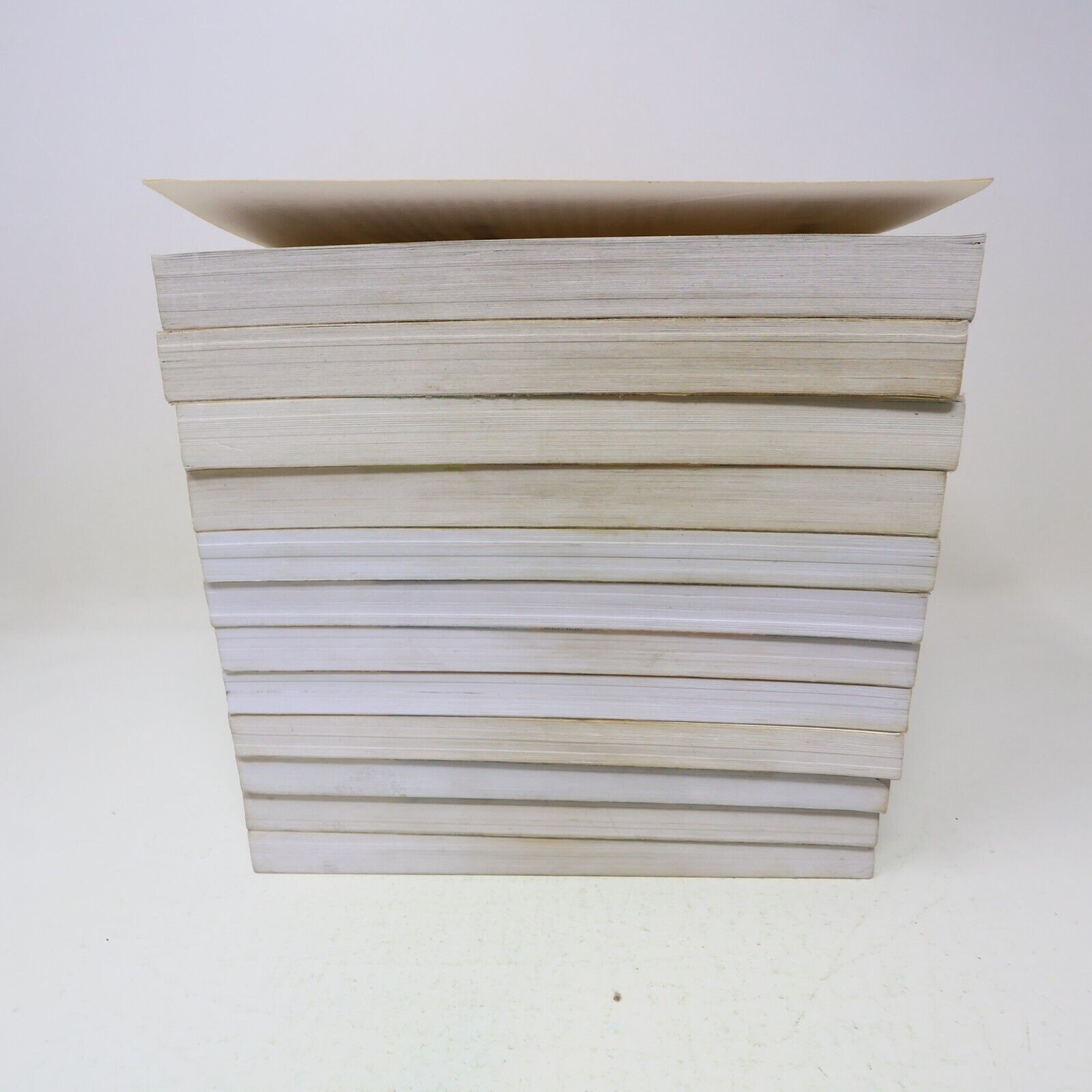 Lot 12 Livres Leonis #1-12 de Mario Francis Les Intouchables Série Complète Book