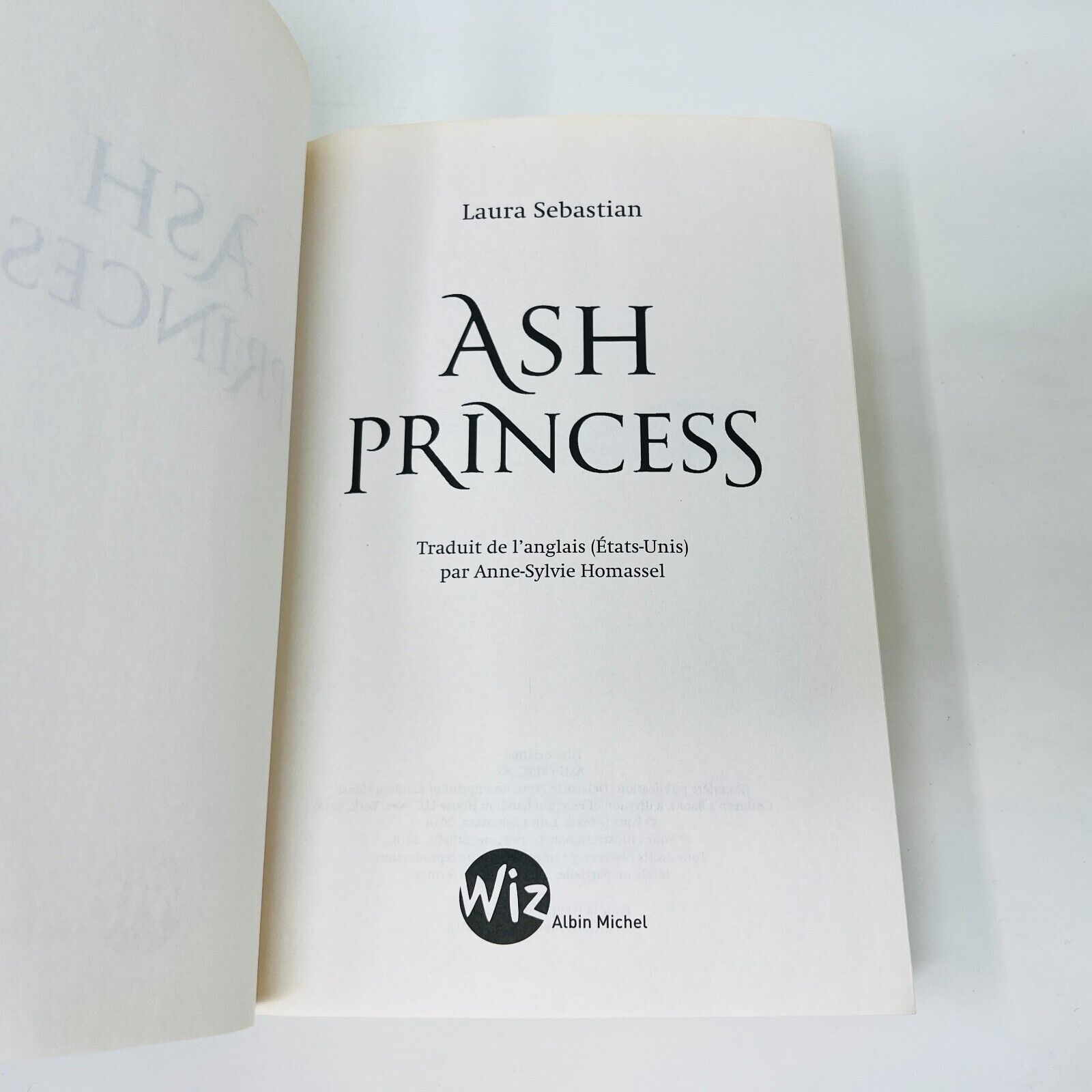 Ash Princess/Lady Smoke en Français/in French de Laura Sebastian Wiz Lot Livres
