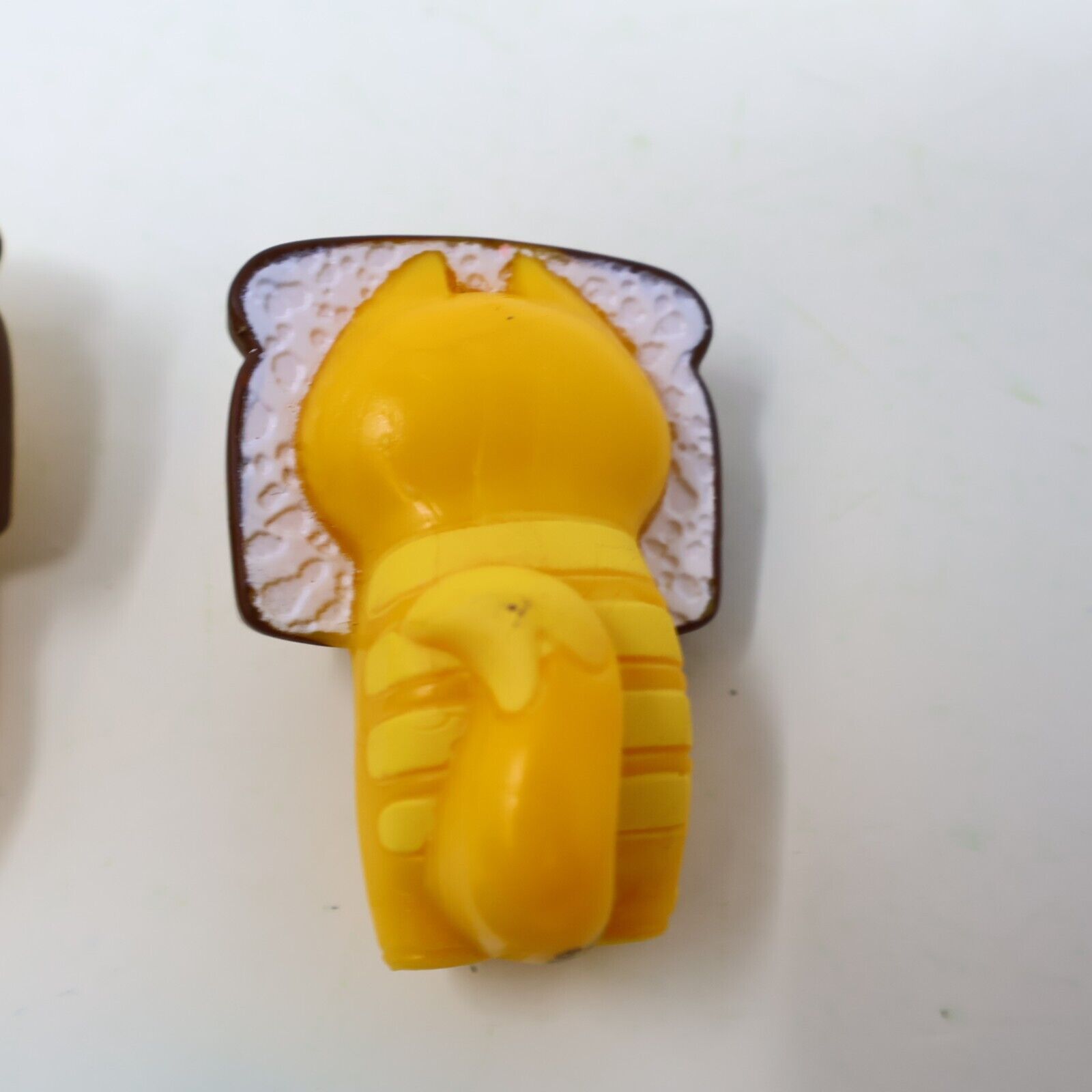 Lot of 3 Lost Kitties Figures Loafy x2 + Chickie Toy Some Accessories Hasbro