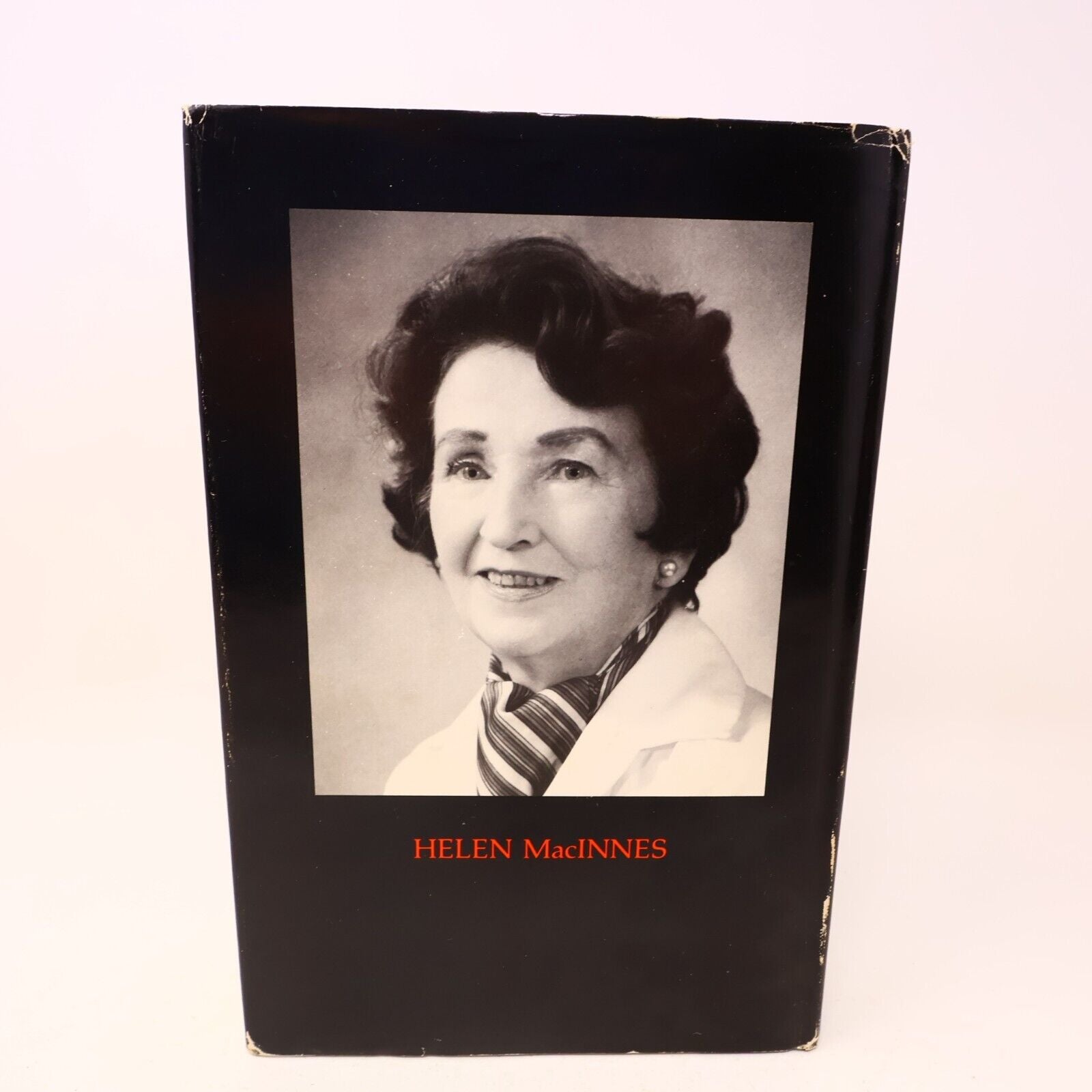 1982 Cloak of Darkness Helen Macinnes Thriller Mystery Espionage Harcourt Book