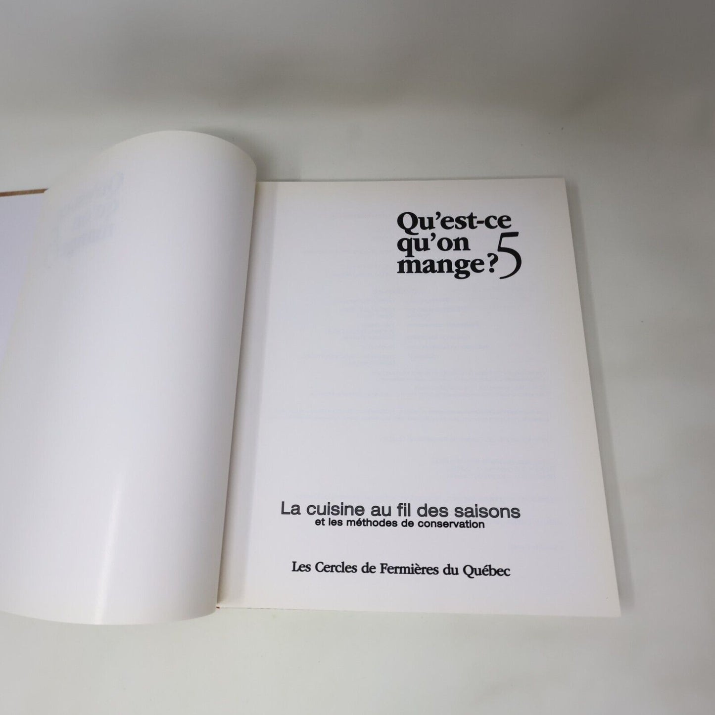 2000 Les Cercles de Fermières du Québec #5 Qu'est-ce qu'on Mange? Cuisine Livre