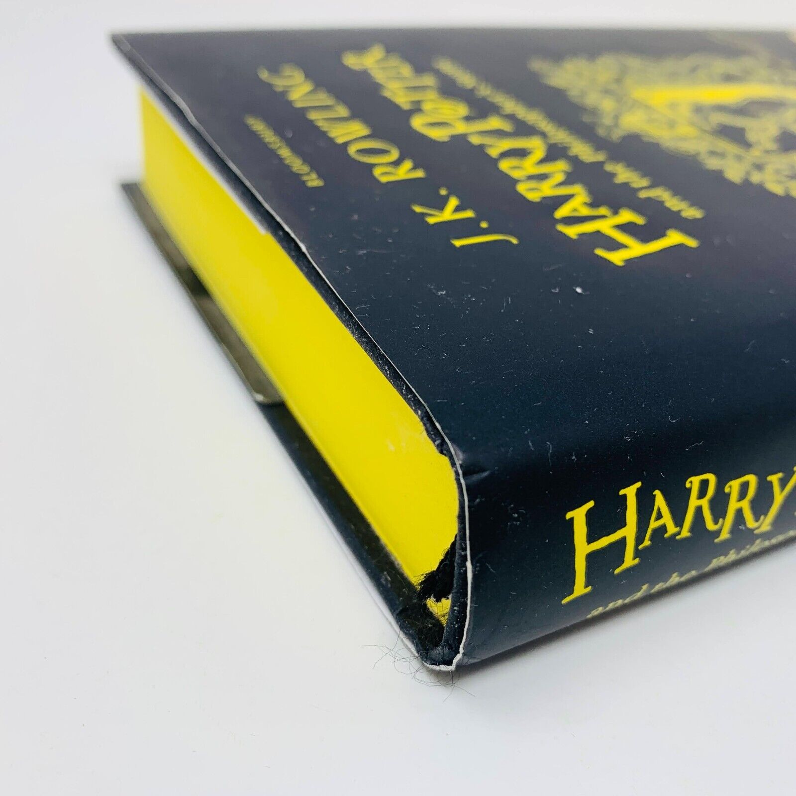 2017 Harry Potter and the Philosopher's Stone Hufflepuff Edition HC Bloomsburry
