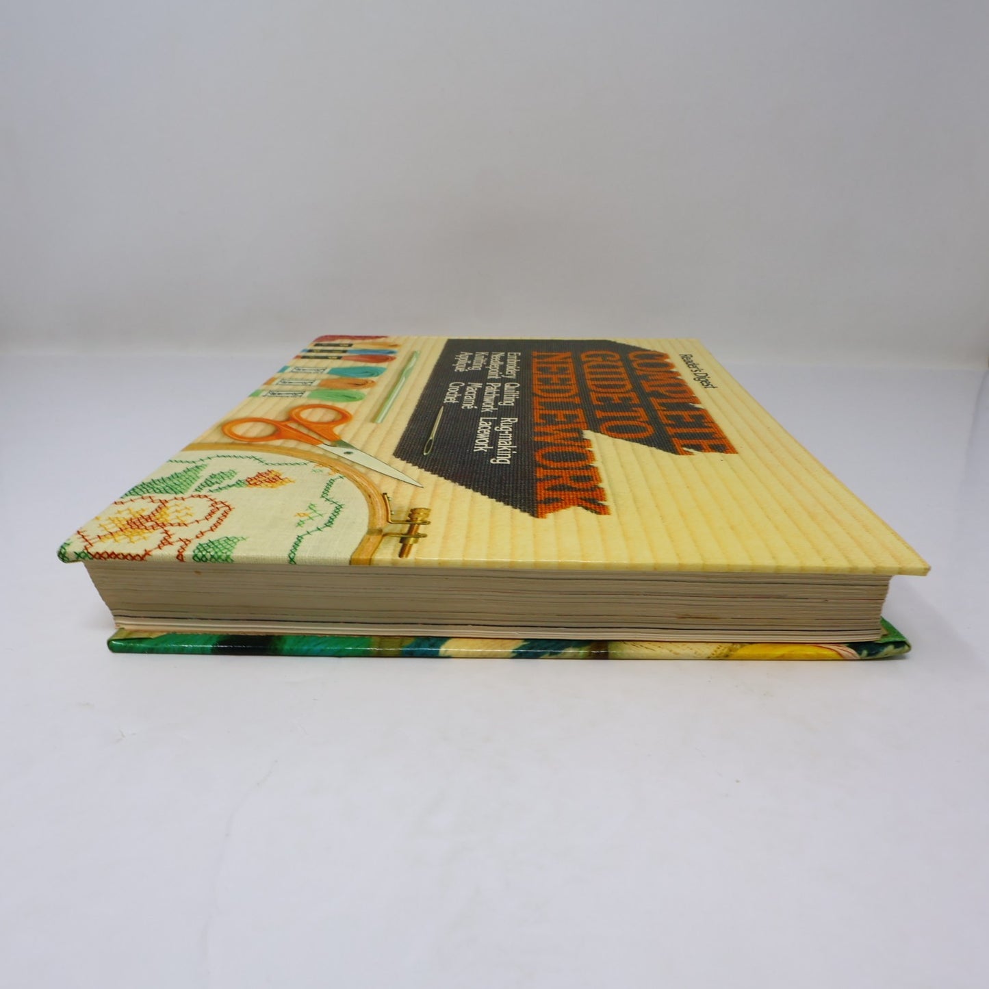 Complete Guide to Needlework Reader's Digest 1979 HC Sewing Leasure 5th Print