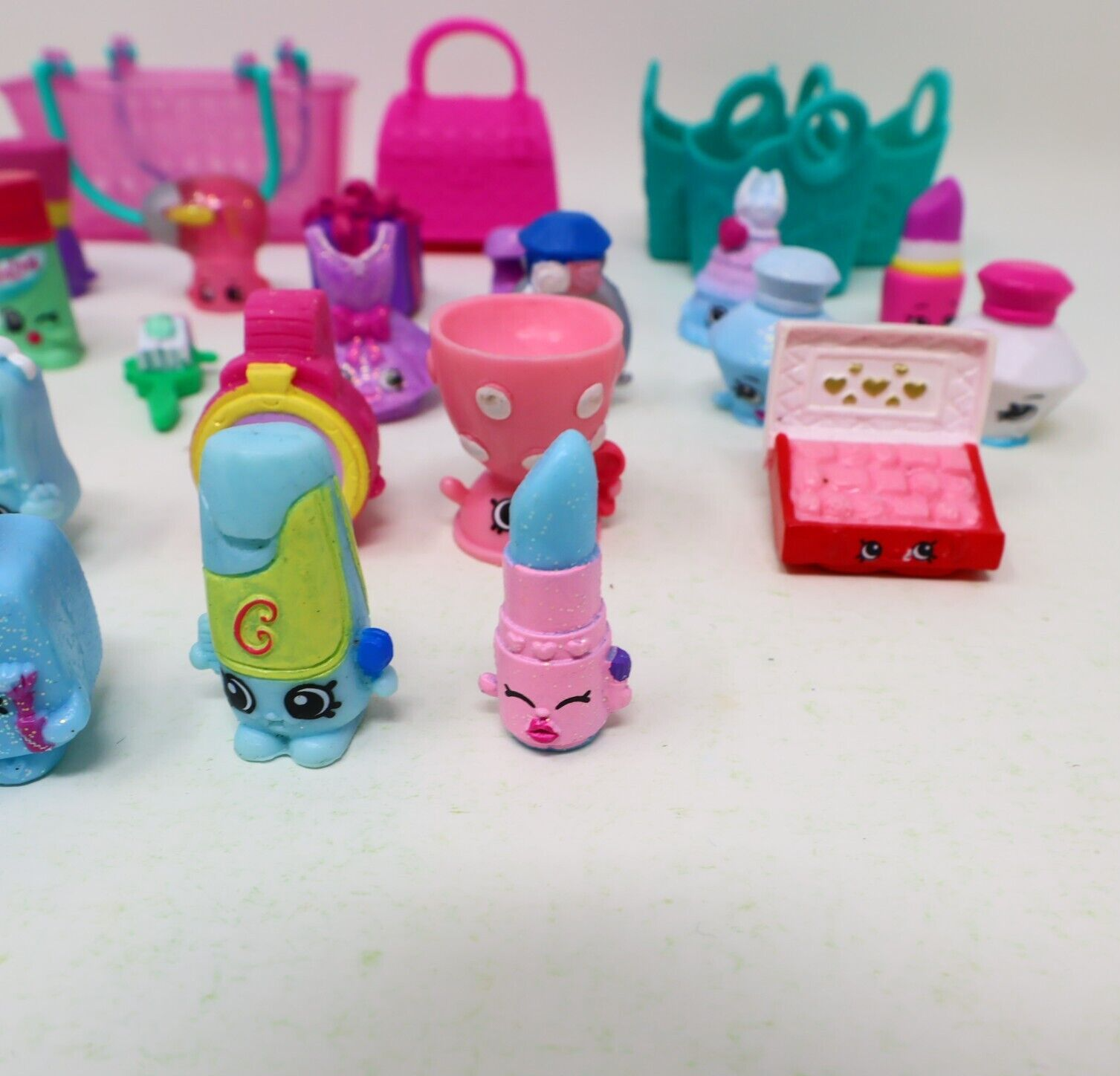 Lot of 21 Shopkins Figures Toys Mixed Makeup Parfume Dresses Gifts Baskets Moose