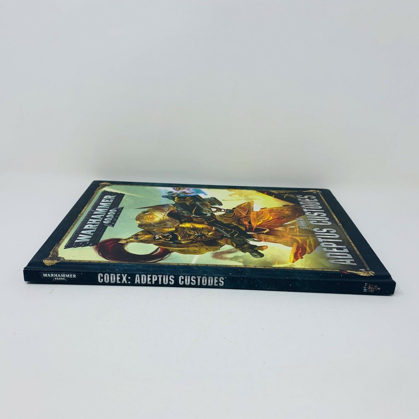 2018 Warhammer 40,000 Codex Adeptus Custodes Games Workshop Livre Français 40k