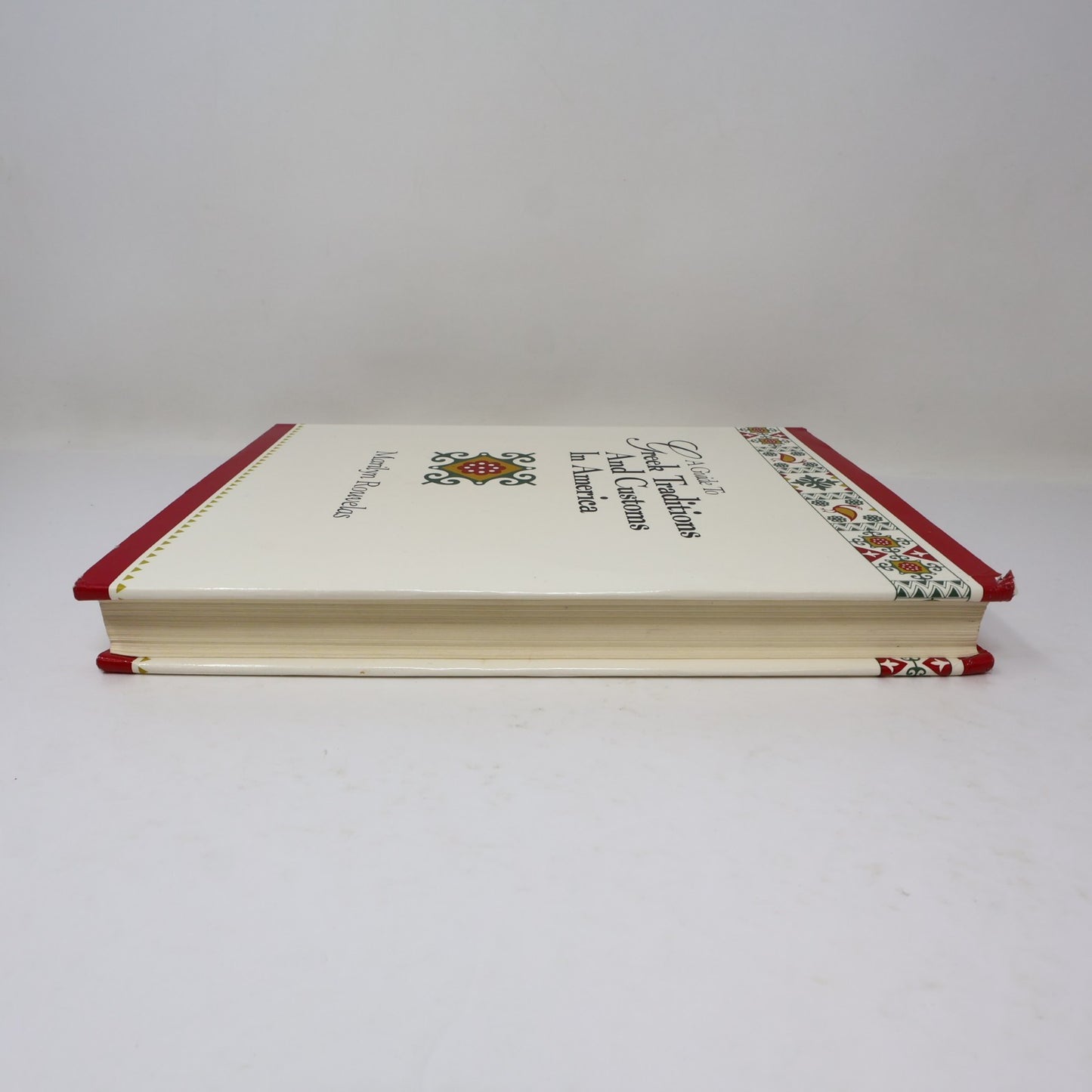 A Guide to Greek Traditions and Customs in America Marilyn Rouvelas 1995 HC DJ