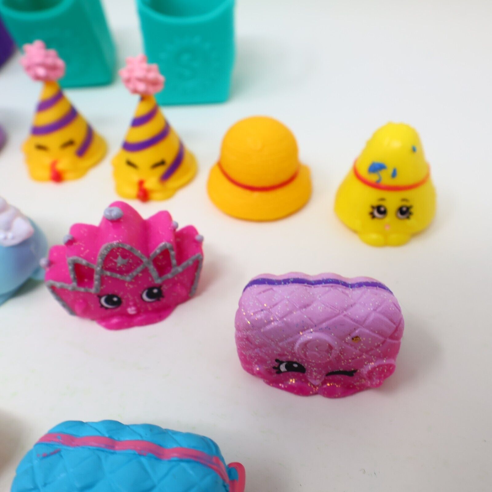 Lot of 21 Shopkins Figures Toys Mixed Sun Glasses Hat Hands Bag Baskets Moose