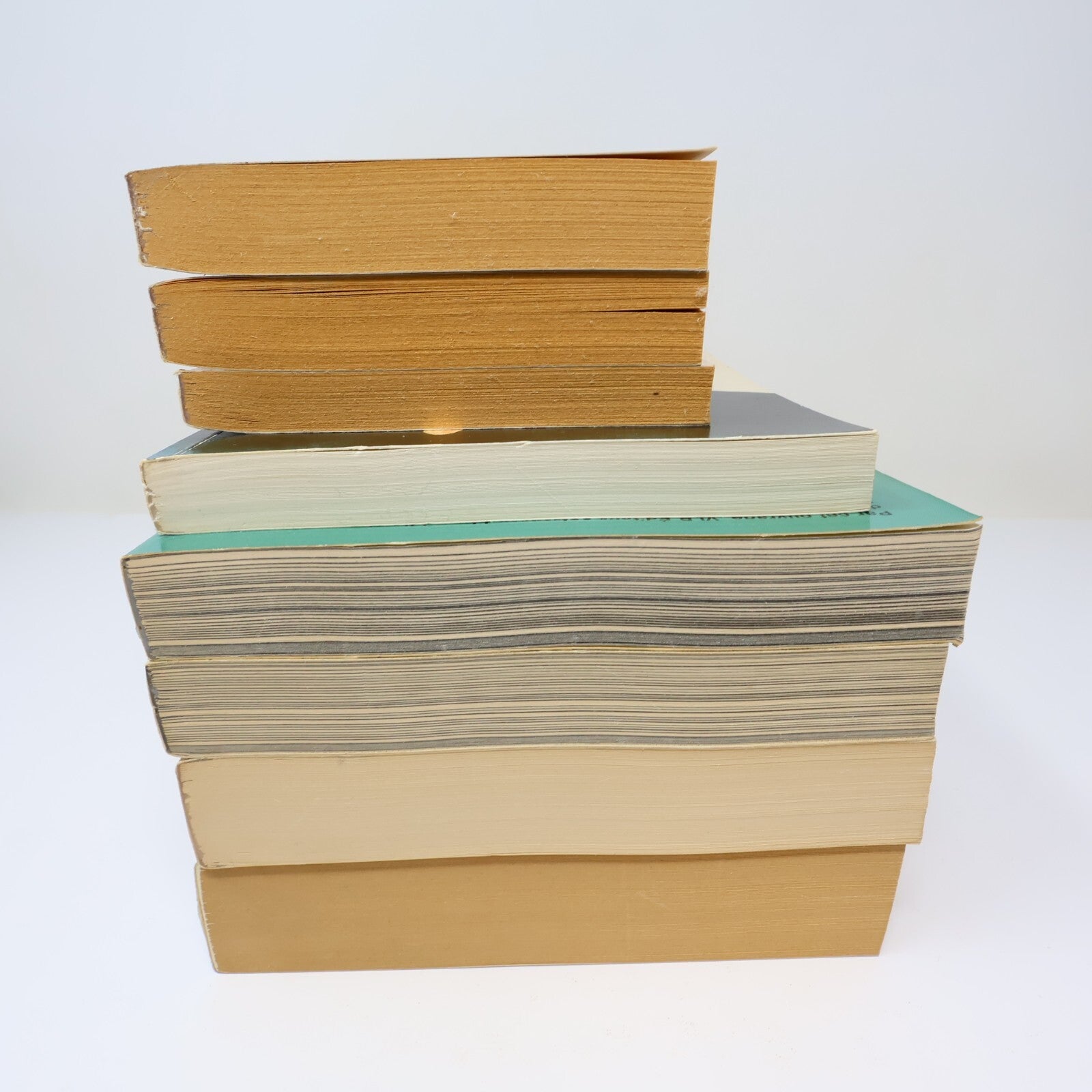 Yves Thériault Lot 8 Livres Agaguk/Quête de l'Ourse/Le Dernier Havre Roman PB