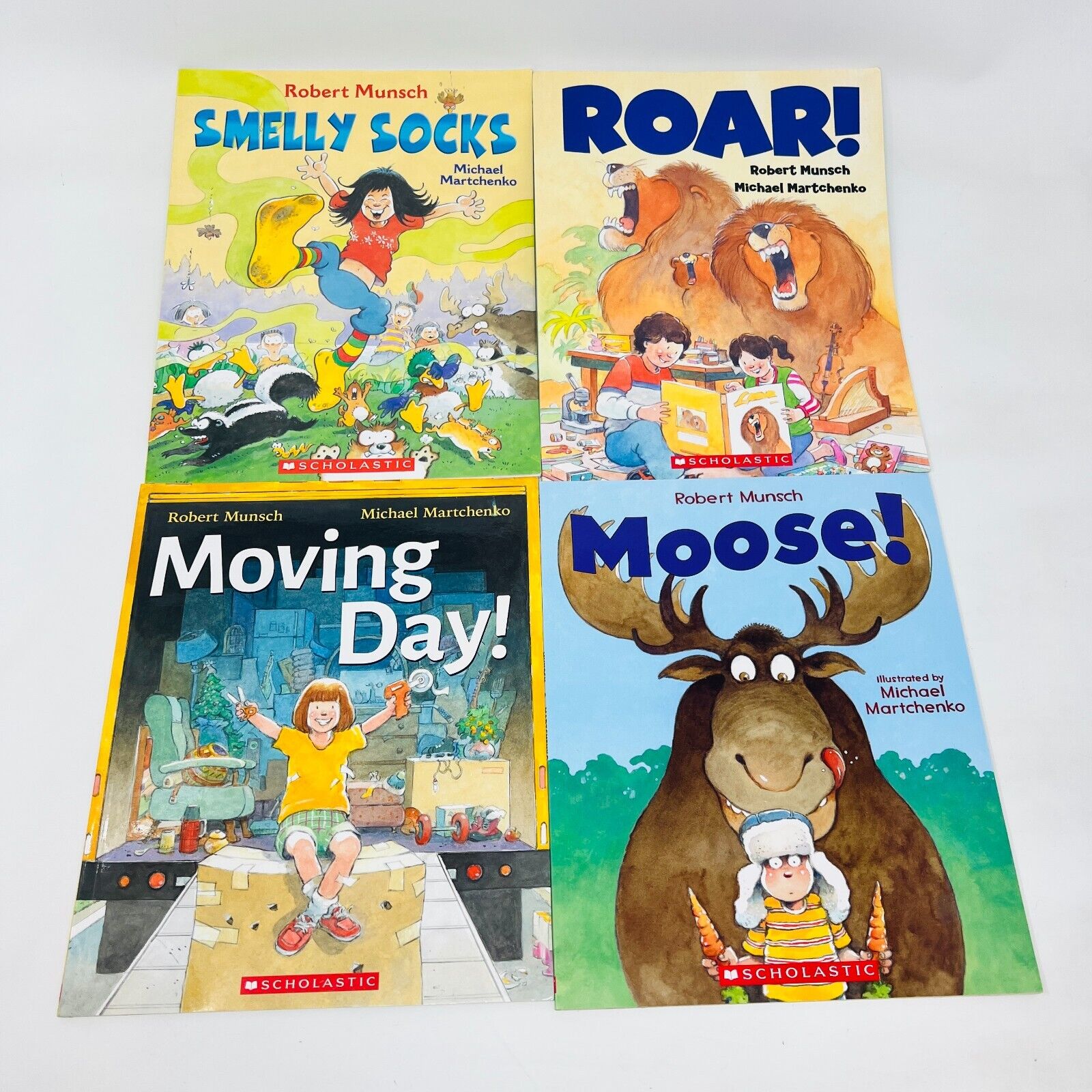 6x Robert Munsch & Michael Martchenko Children's Books Lot Moose! Smelly Socks