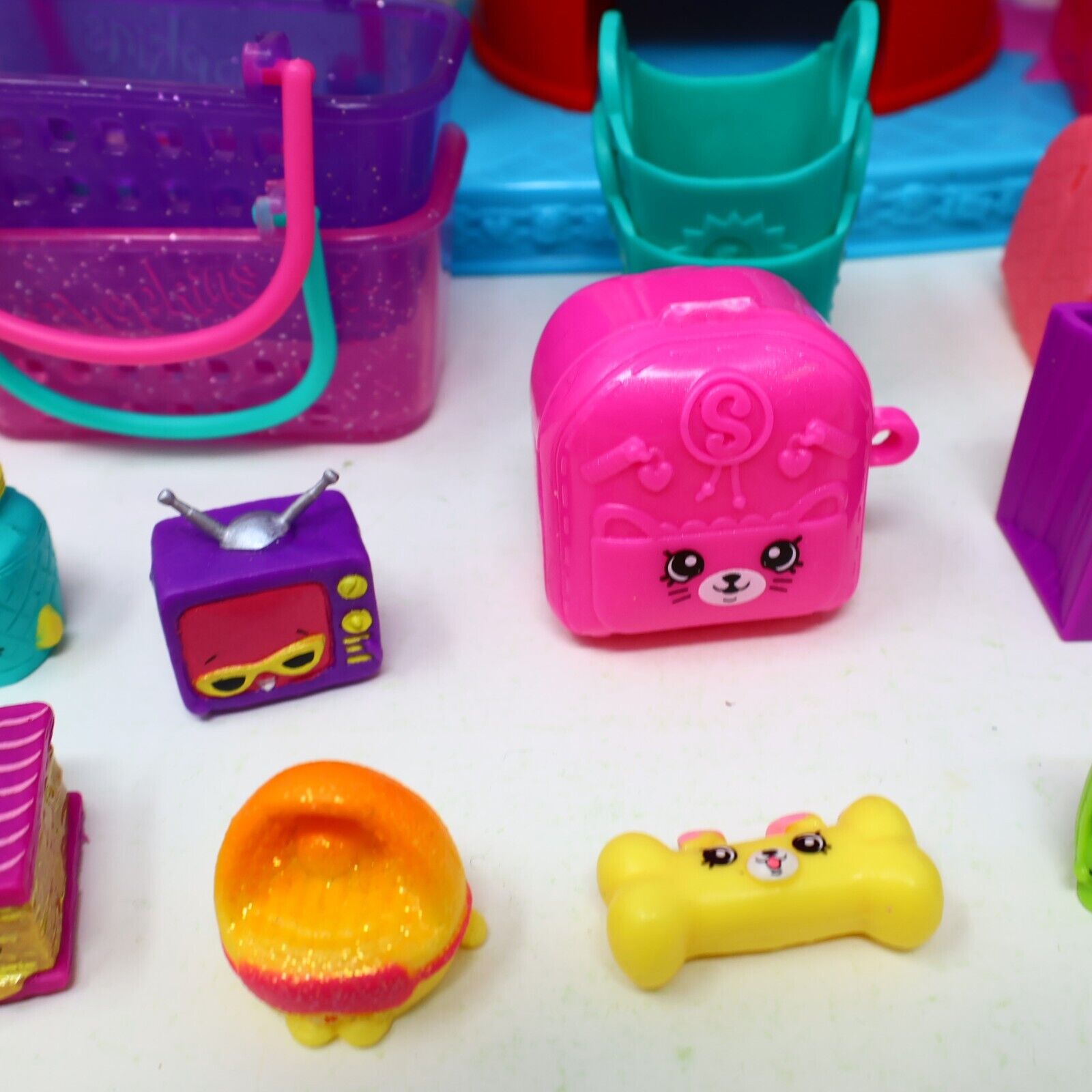 Lot of 20 Shopkins Figures + Sweet Spot Candy Shop Toys Baskets Mixed Moose
