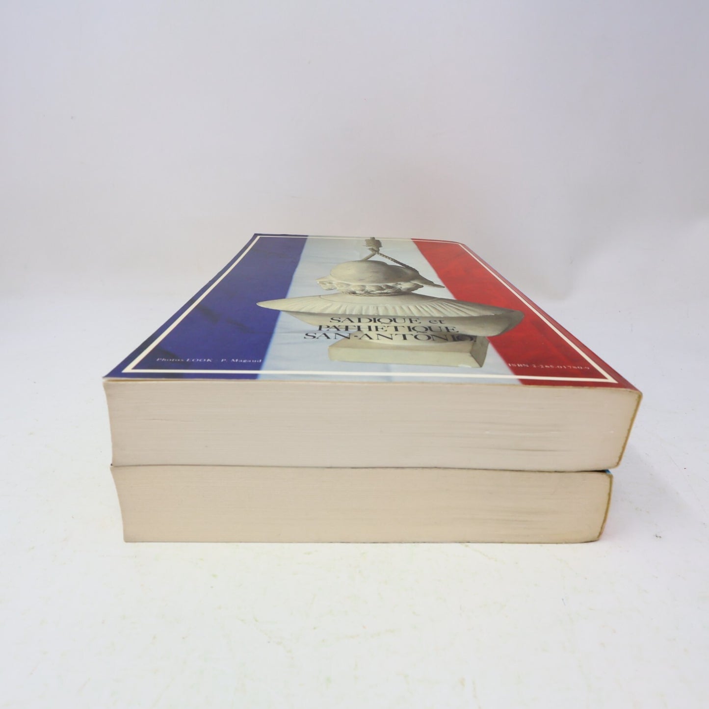 San-Antonio Y A-T-Il un Français dans la Salle? Lot 2 Livres Crime Humour 80s PB