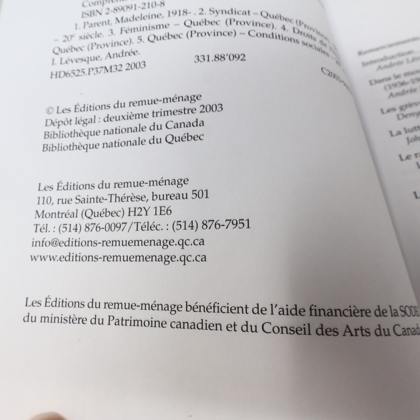 Livre Signé Madeleine Parent Militante Andrée Lévesque 2003 Remue-ménage Société
