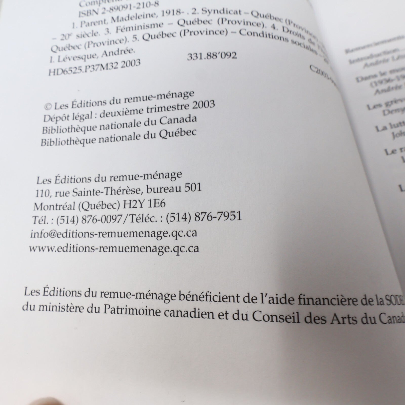 Livre Signé Madeleine Parent Militante Andrée Lévesque 2003 Remue-ménage Société