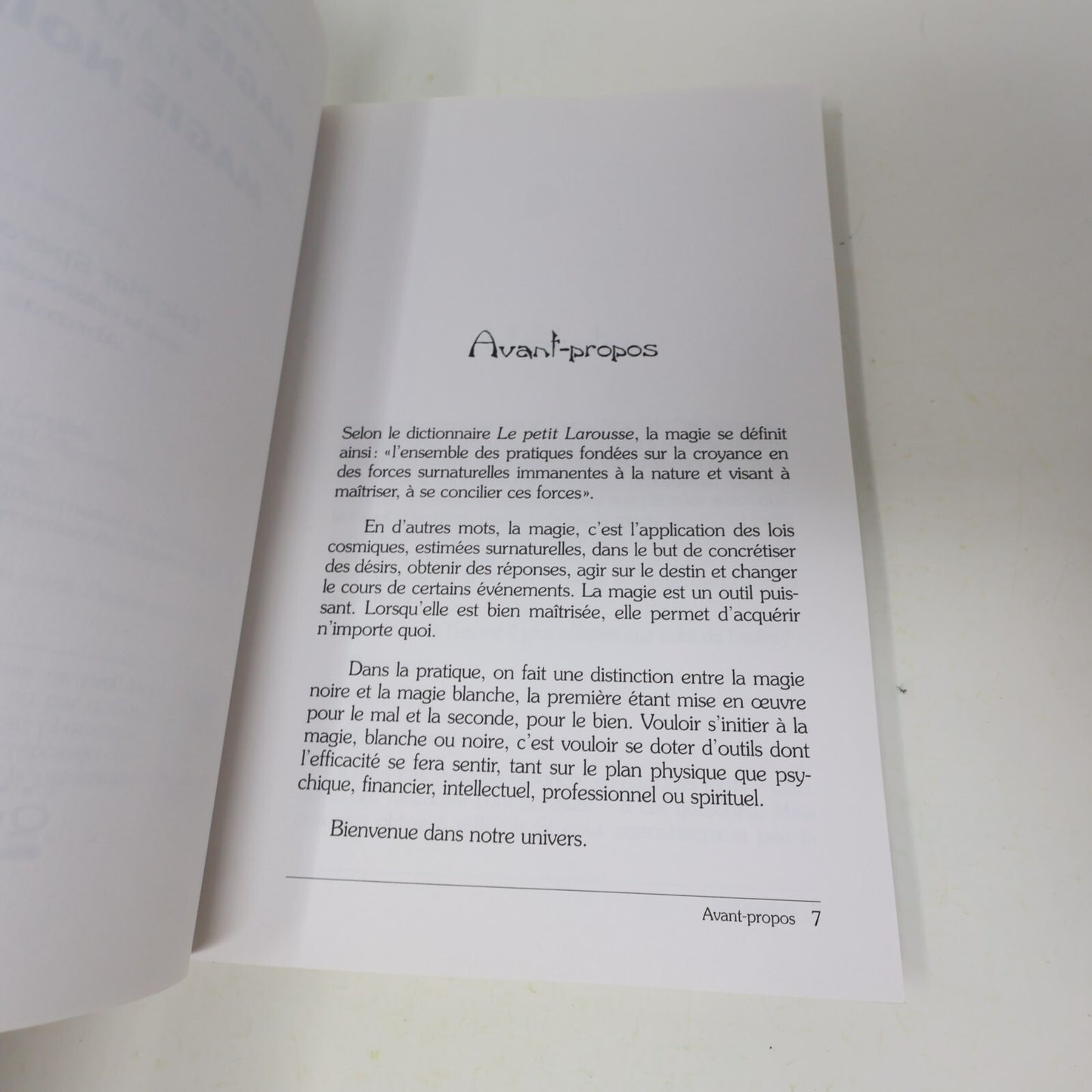2005 Initiation à la Magie Blanche et à la Magie Noire Québecor Ésotérisme Livre