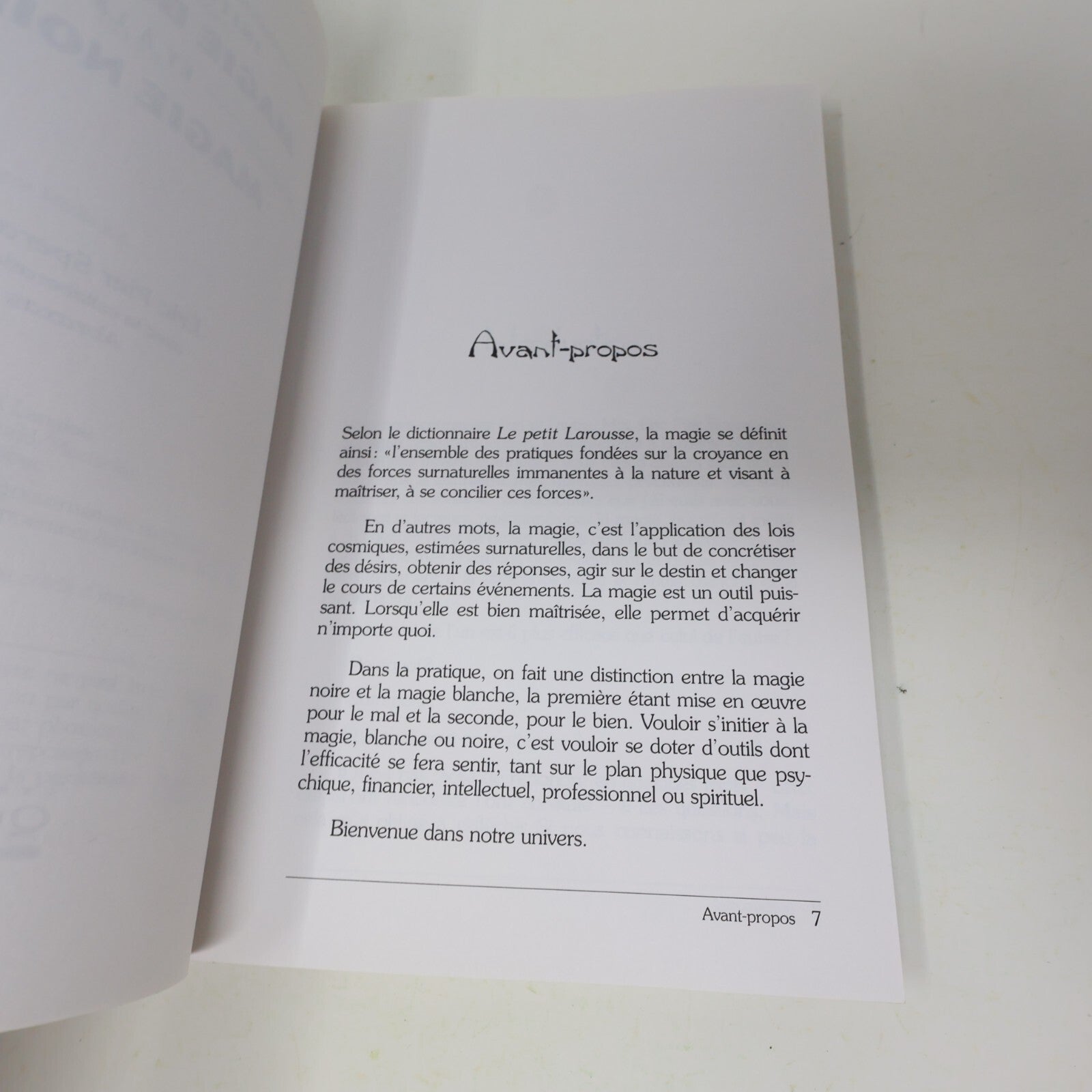 2005 Initiation à la Magie Blanche et à la Magie Noire Québecor Ésotérisme Livre