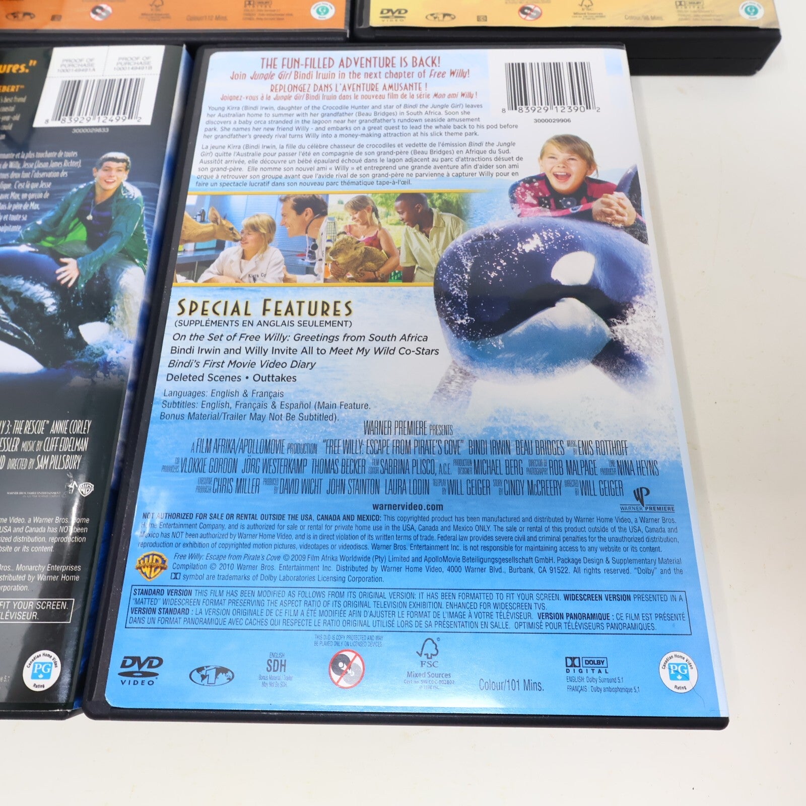 Free Willy/Mon Ami Willy #1-2-3 + Escape From Pirate's Cove Familly DVD Box Set