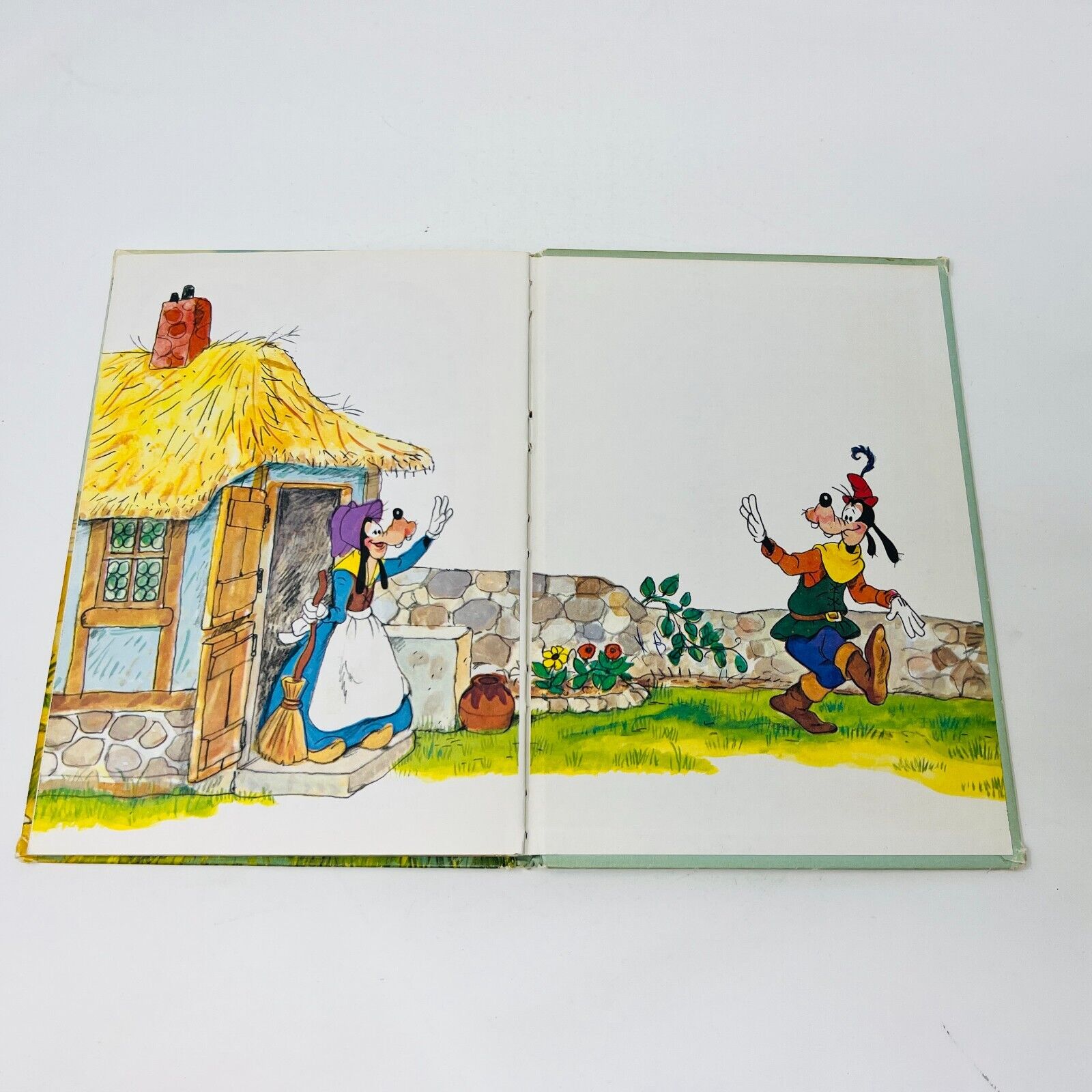 1977 Les Livres Merveilleux de Disney La Princesse qui ne Riait Jamais BCE HC