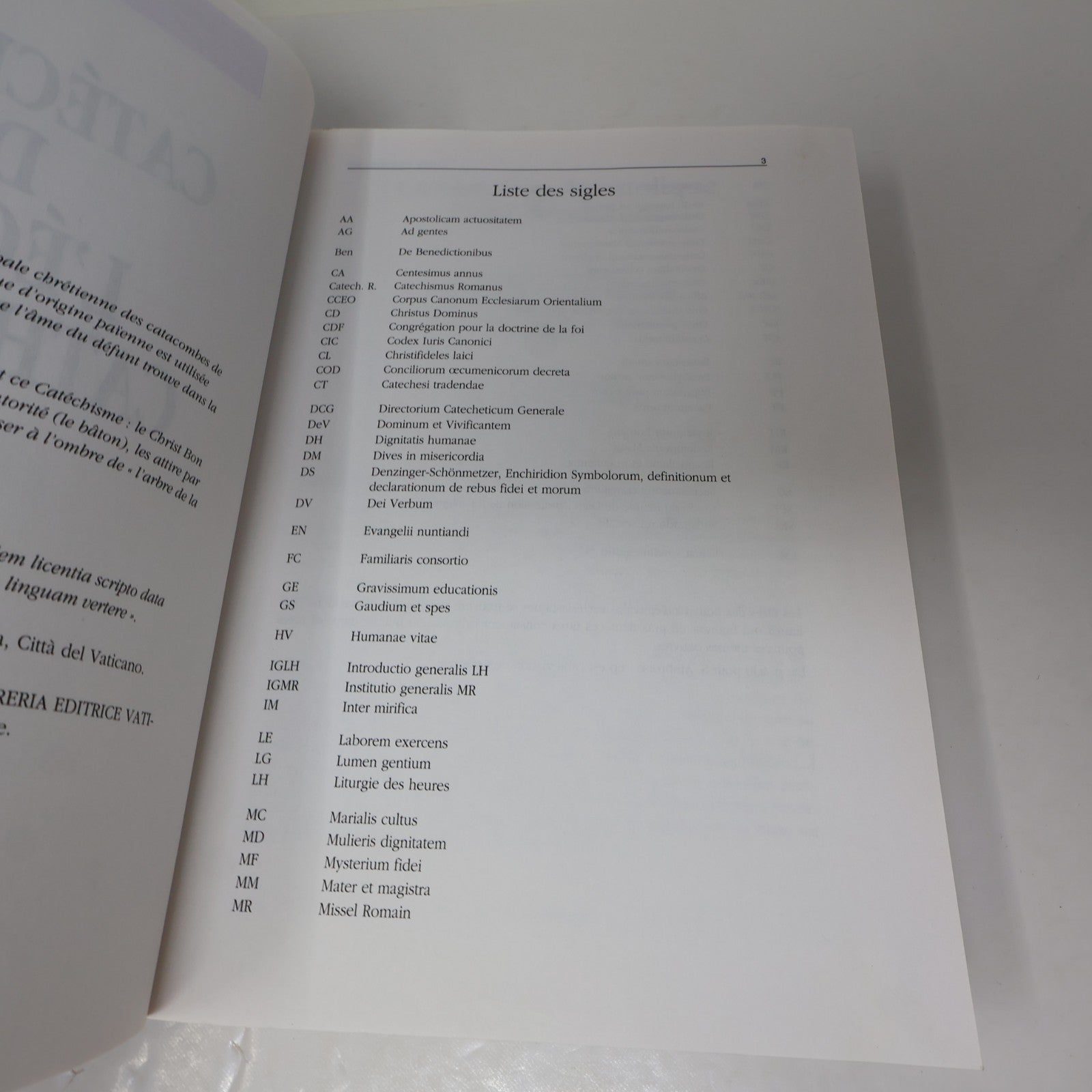 Catéchisme de l'Église Catholique Cecc 1993 PB Français French Religion Livre