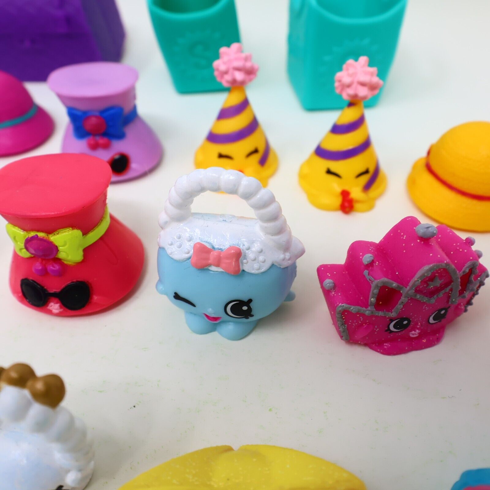 Lot of 21 Shopkins Figures Toys Mixed Sun Glasses Hat Hands Bag Baskets Moose