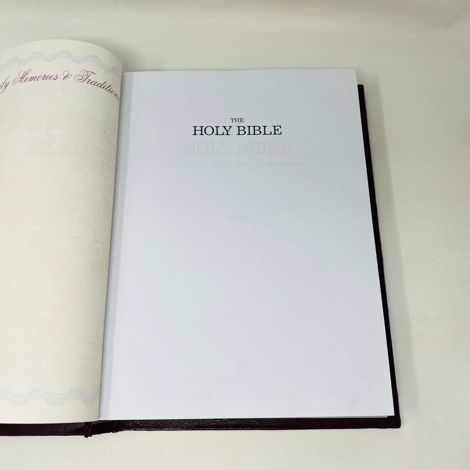 2002 Holy Bible Thomas Kinkade Painter of Light NKJV Thomas Nelson Padded HC