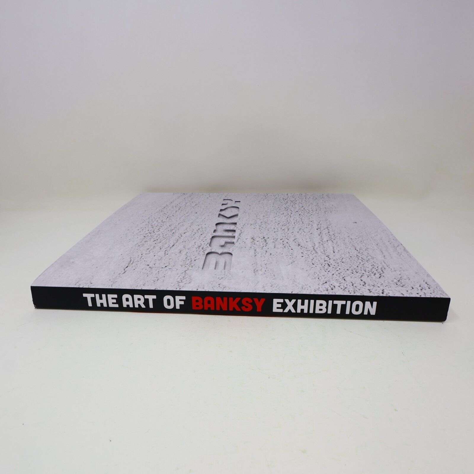 Exposition the Art of Banksy Tansel Baybara Français French Paperback Catalogue