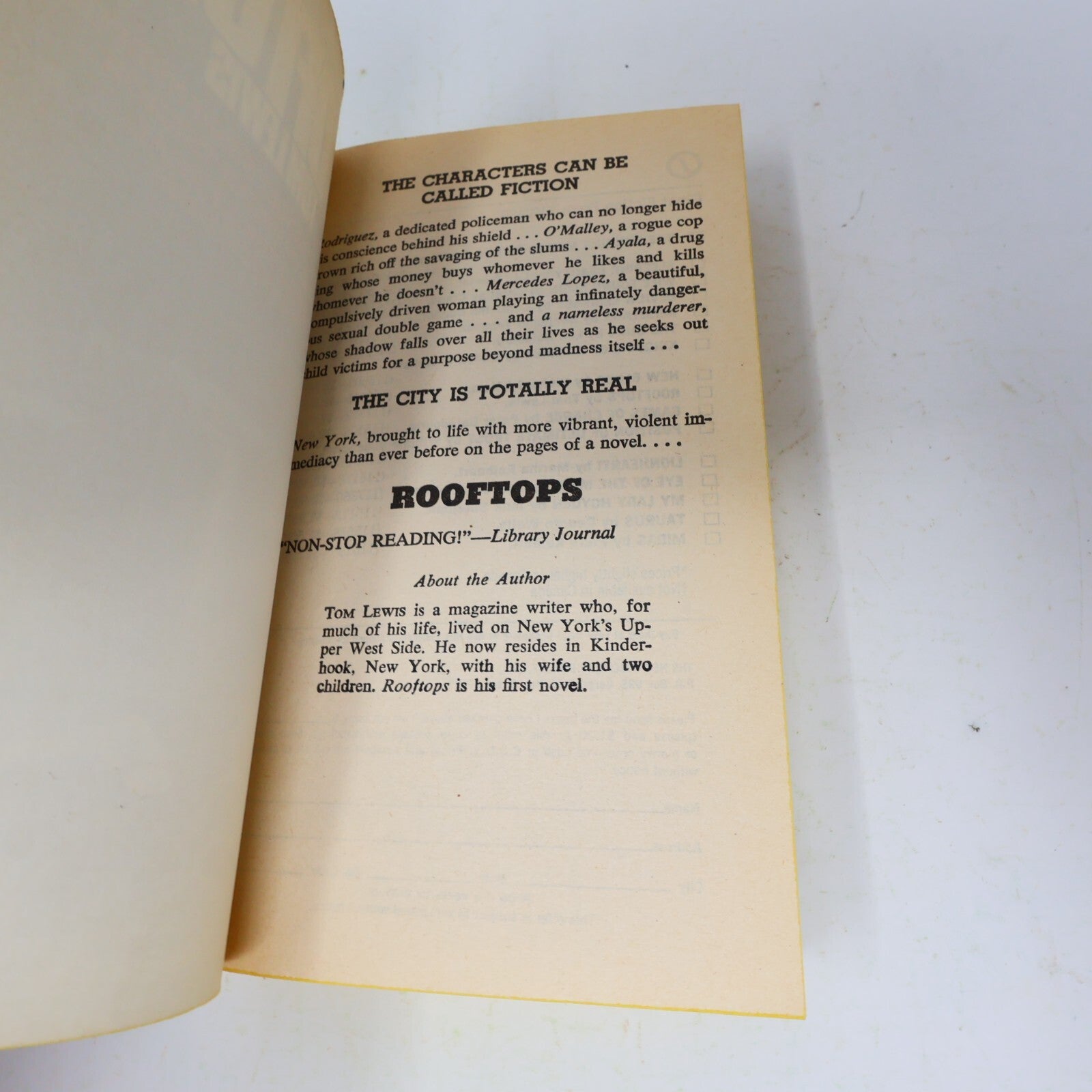 1982 Rooftops Tom Lewis Signet Mystery Thriller Crime 2nd Print Paperback Book