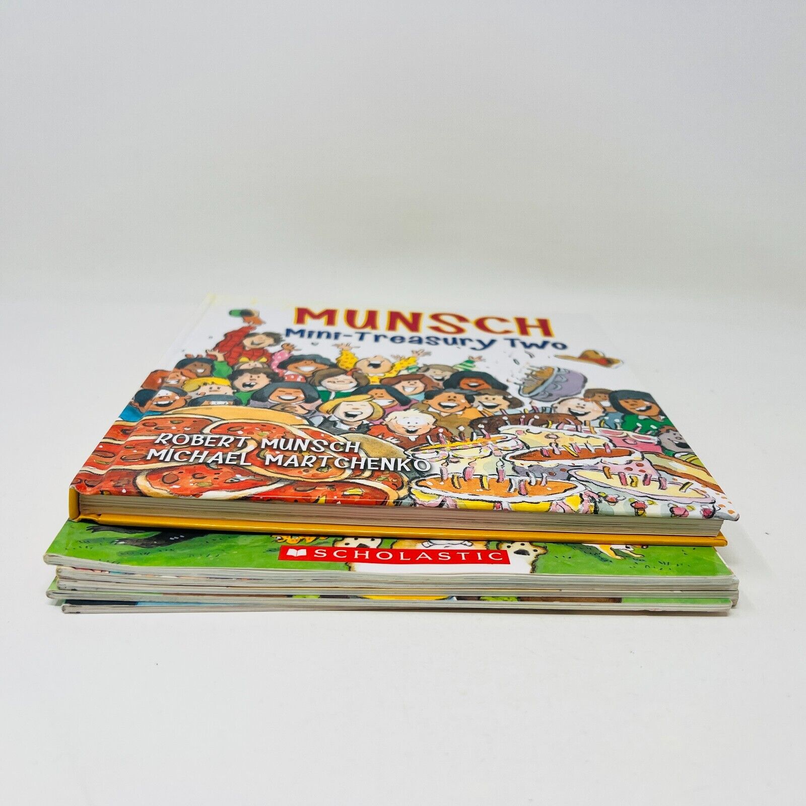 6x Robert Munsch & Michael Martchenko Children's Books Lot Moose! Smelly Socks