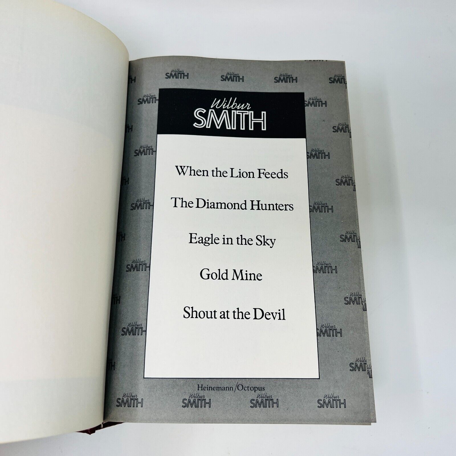 1984 Wilbur Smith Omnibus Book When The Lion Feeds/Diamond Hunters Hardcover DJ
