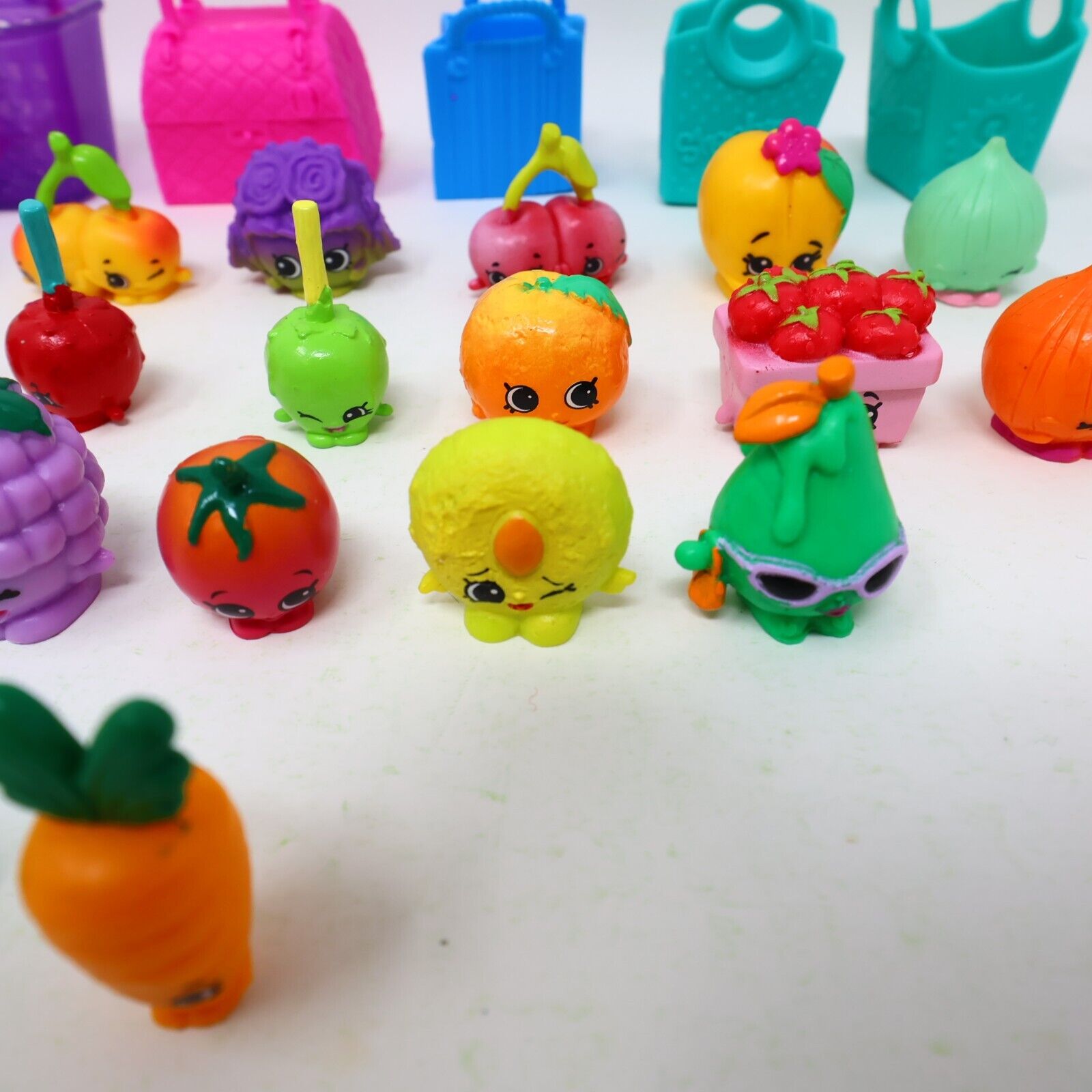 Lot of 24 Shopkins Figures Toys Mixed Fruits Vegetables Peach Apple Onion Moose