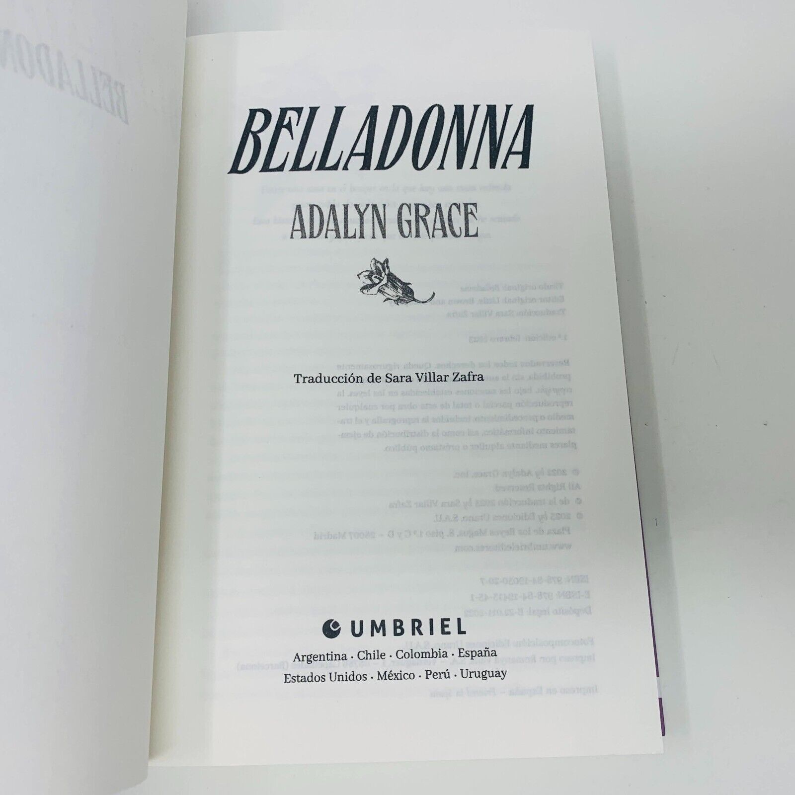 2023 Belladonna Umbriel Paperback Book by Adalyn Grace in Spanish Libro Español