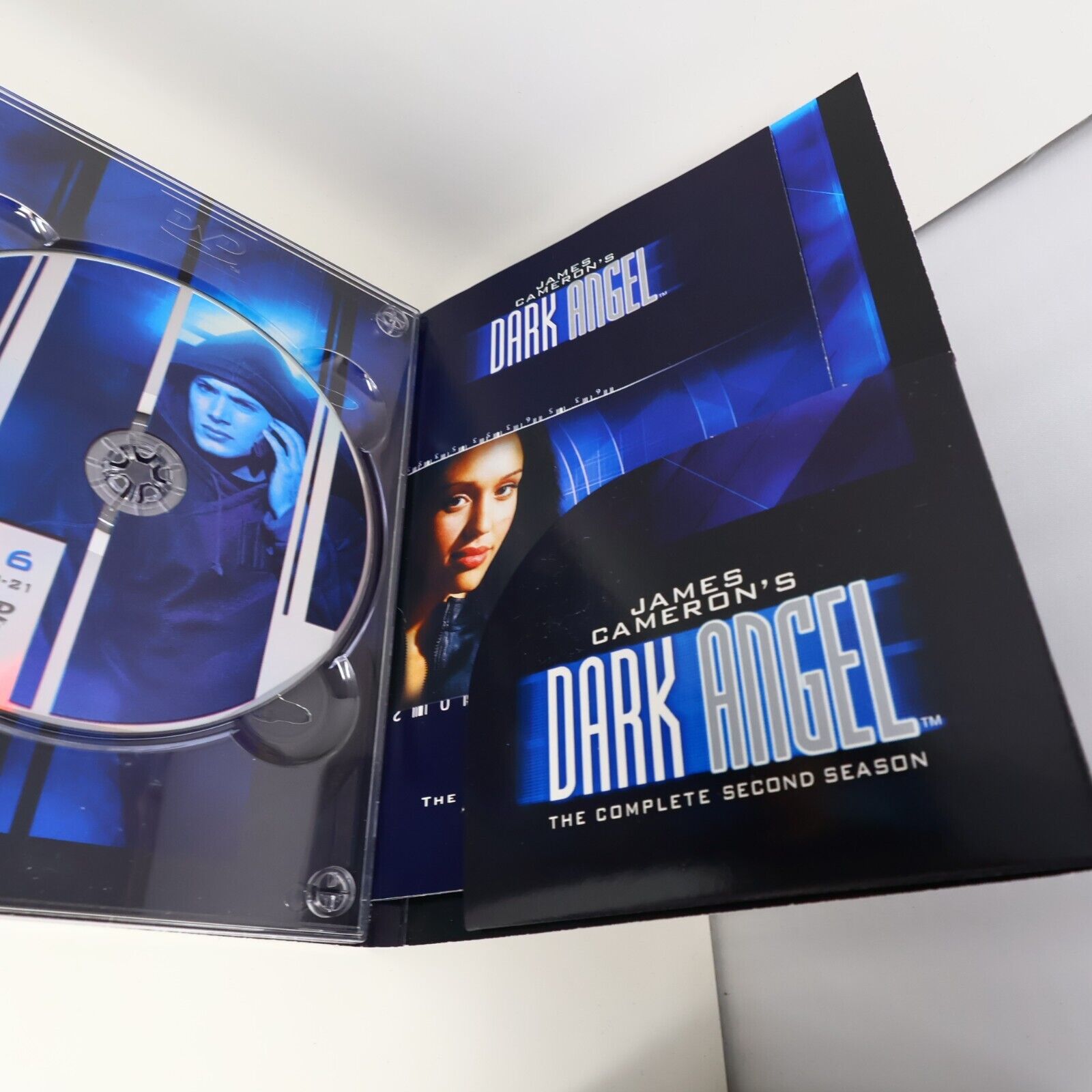 Dark Angel #1-2 DVD Complete Series James Cameron English/Français L'Ange Noir