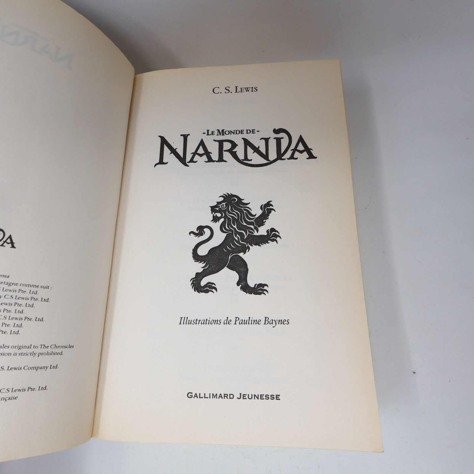 2005 Le Monde de Narnia C.S. Lewis Fantasy Fantastique Omnibus Gallimard Livre