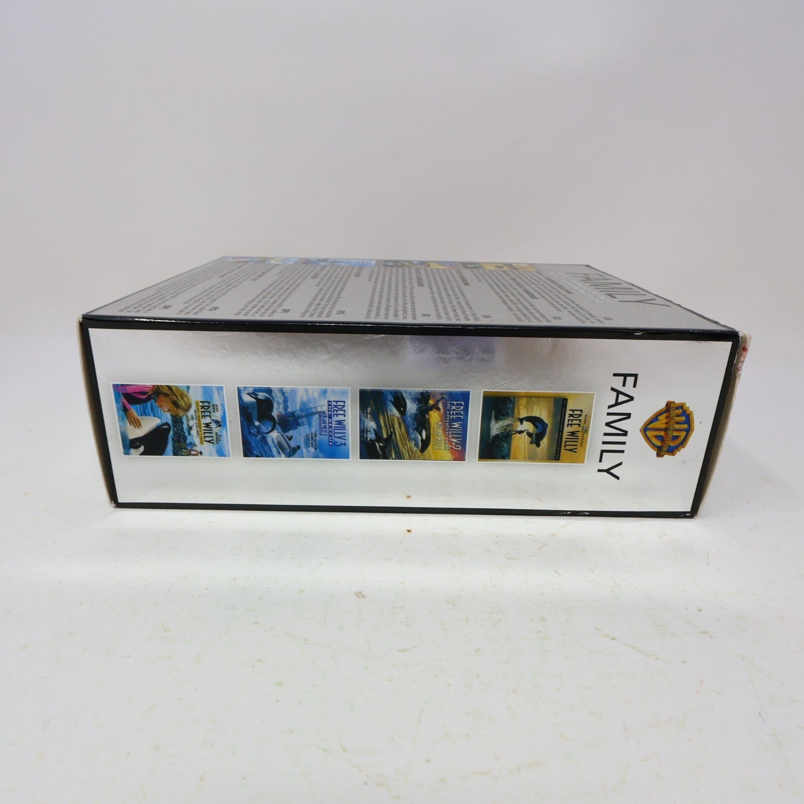 Free Willy/Mon Ami Willy #1-2-3 + Escape From Pirate's Cove Familly DVD Box Set